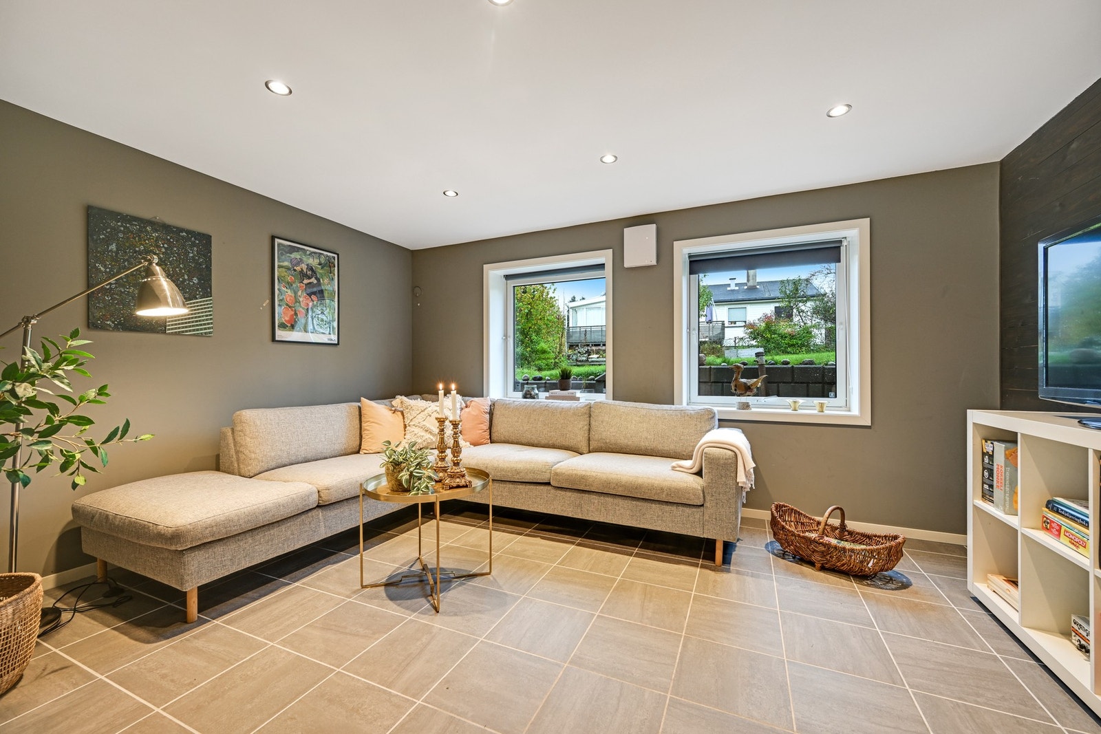 Soverom/kjellerstue med gulvvarme Galleribilde