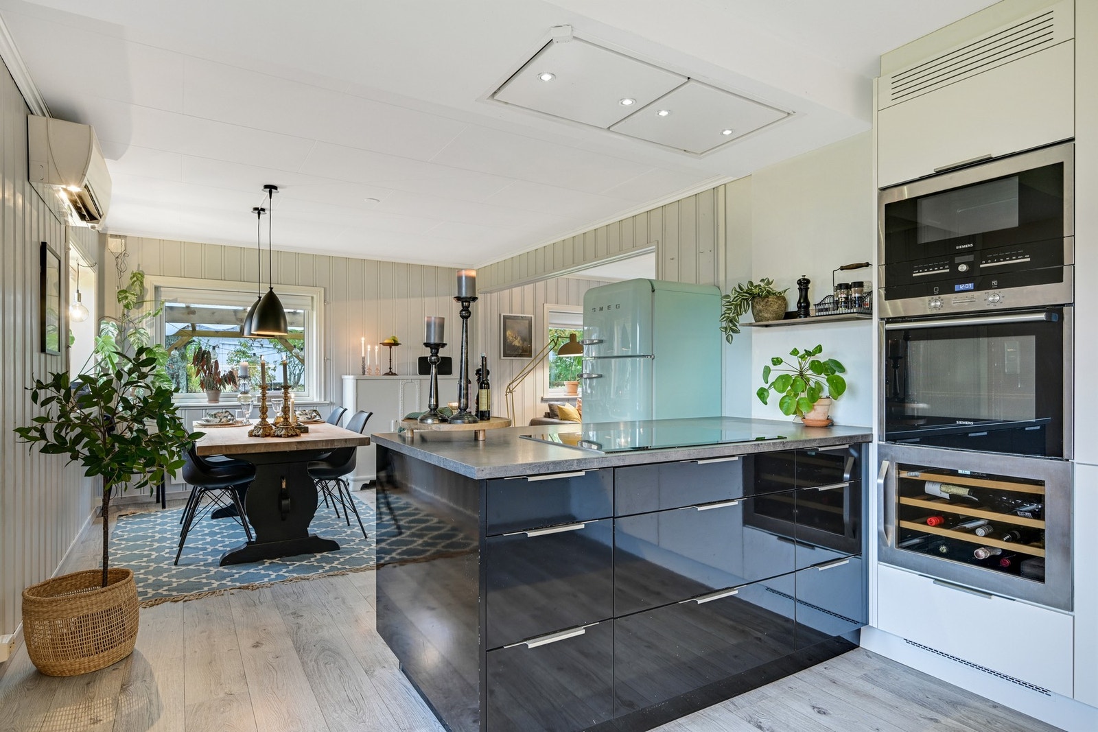 Innredning fra Gunnestad på Skoppum Galleribilde