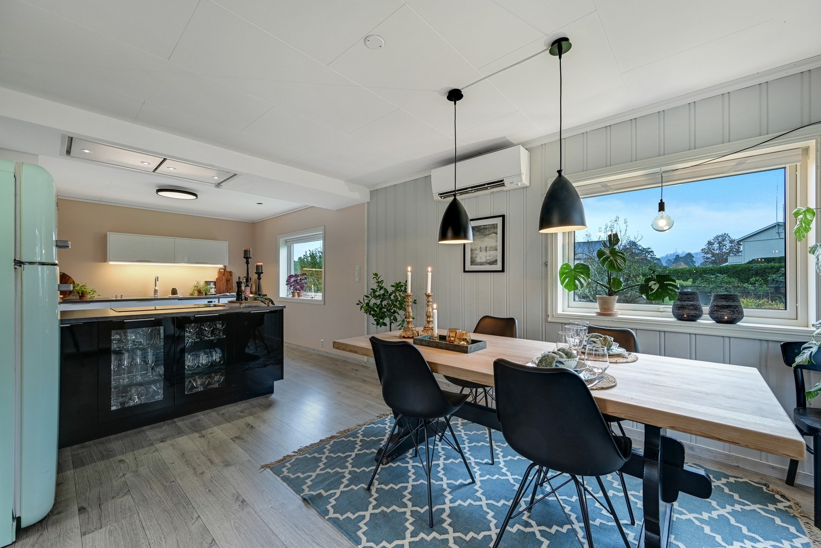 Flott kjøkken/allrom med "øy" Galleribilde