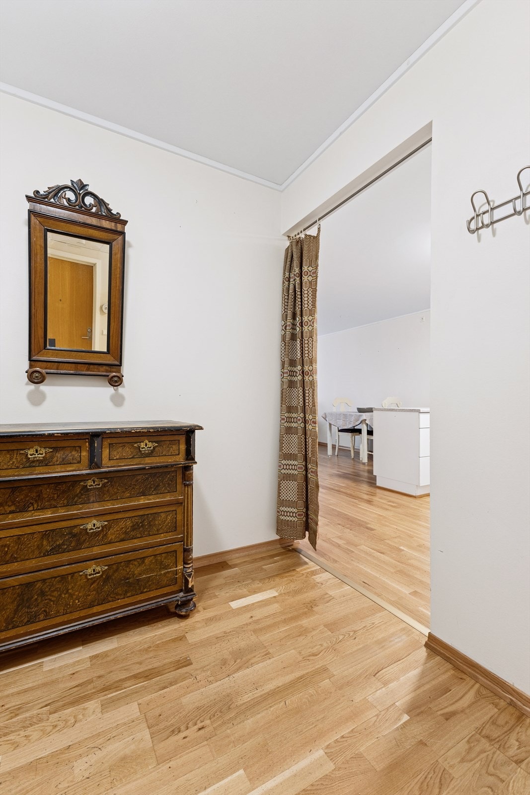 Gang med adkomst til kjøkken Galleribilde