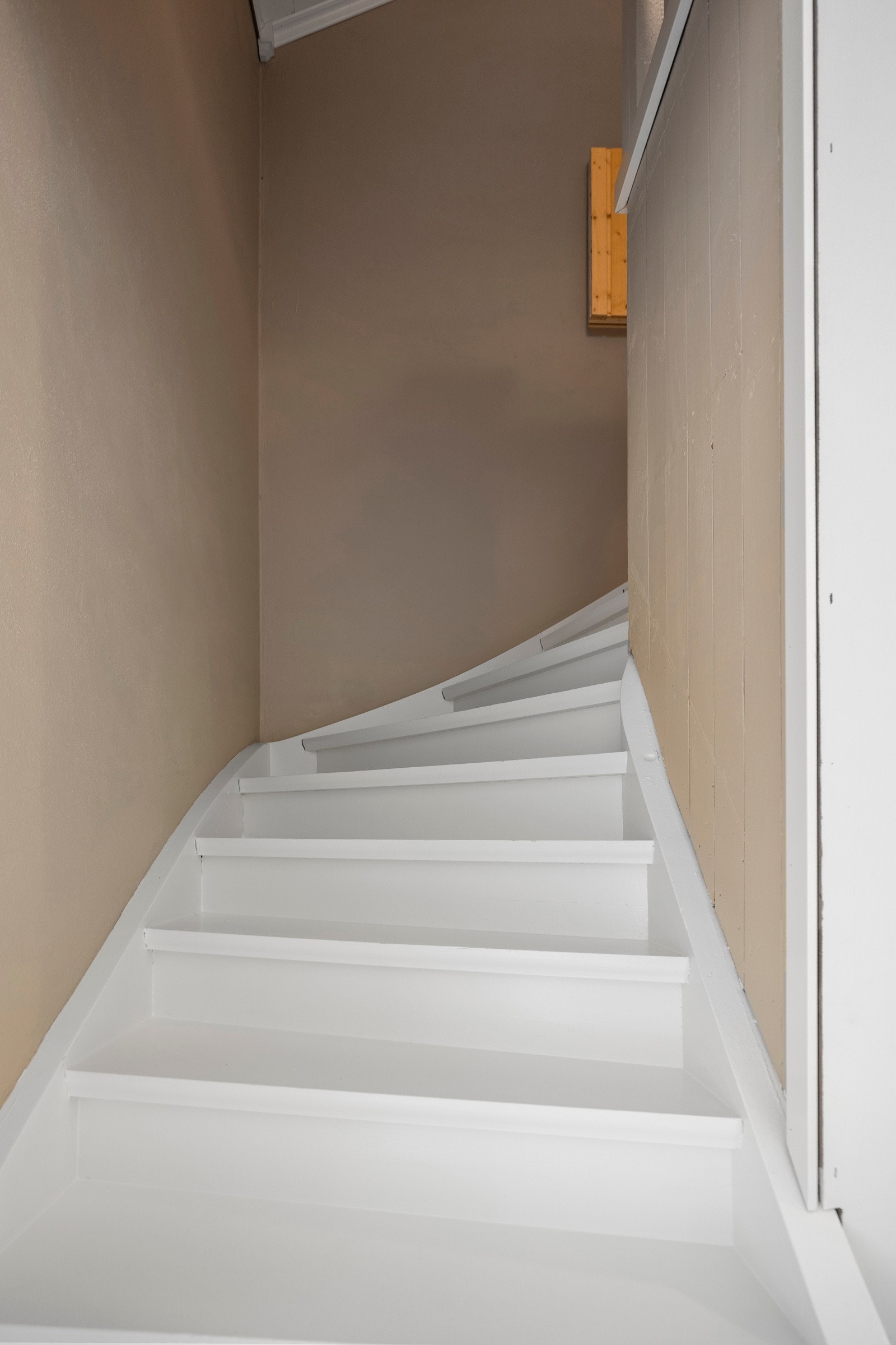 Trapp opp til 2. etasje Galleribilde