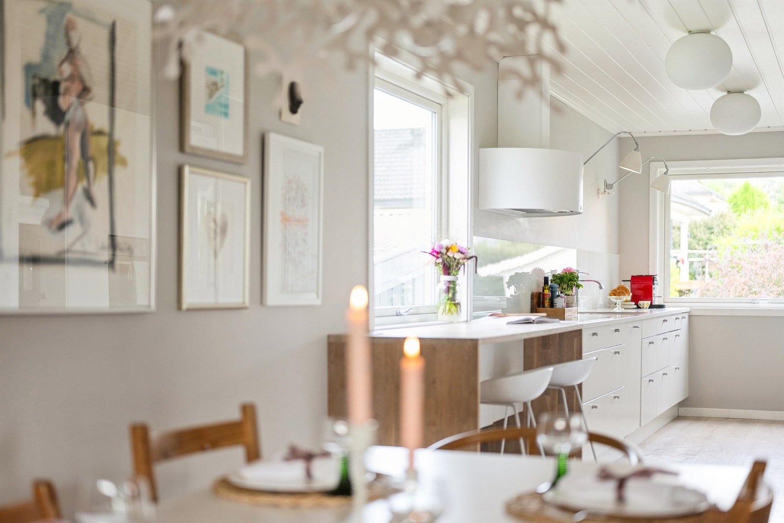 Nydelig lyse detaljer i stue/kjøkken. Galleribilde