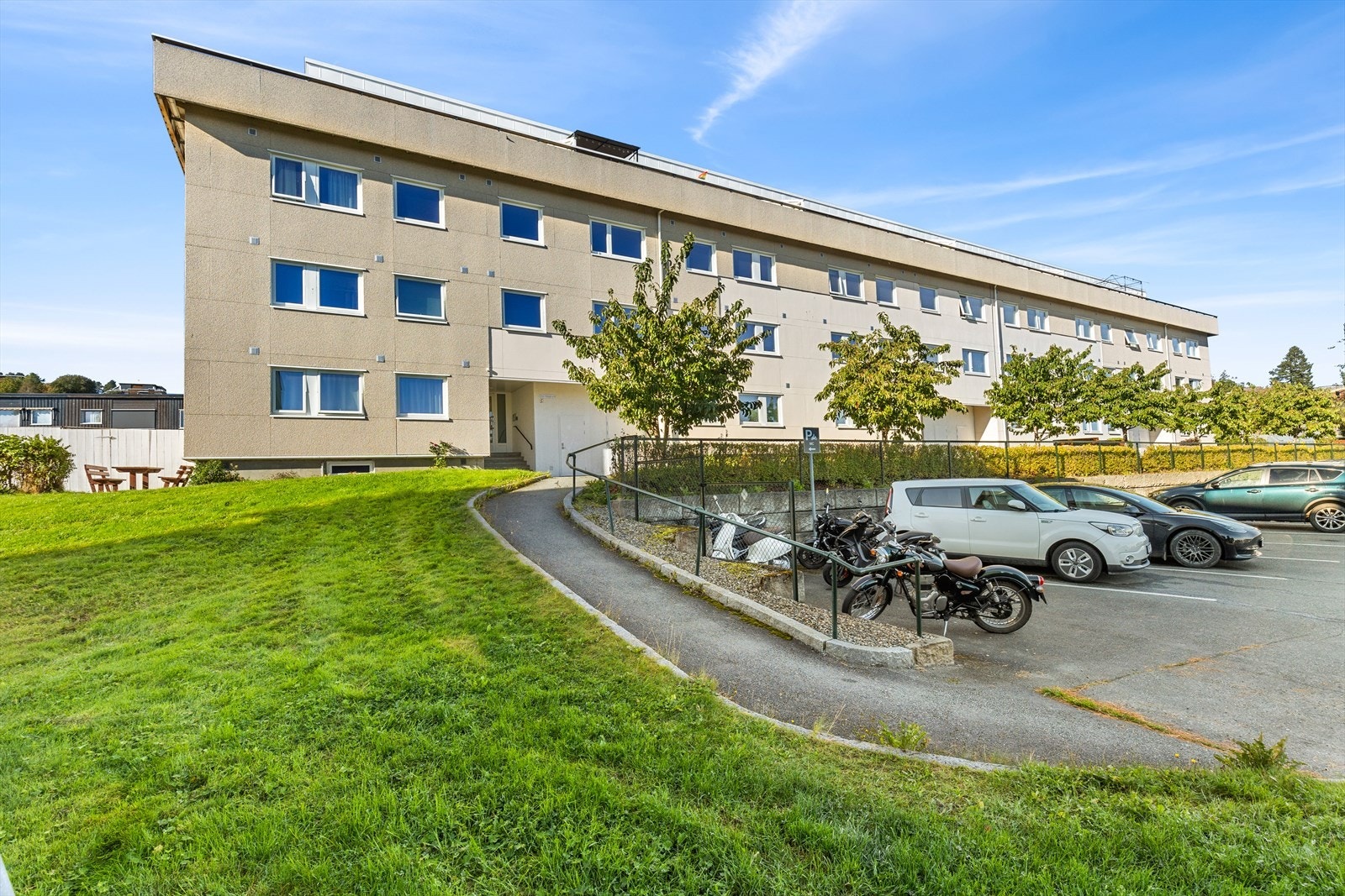 Leiligheten disponerer to boder i kjelleren. Velkommen til en hyggelig visning! Galleribilde