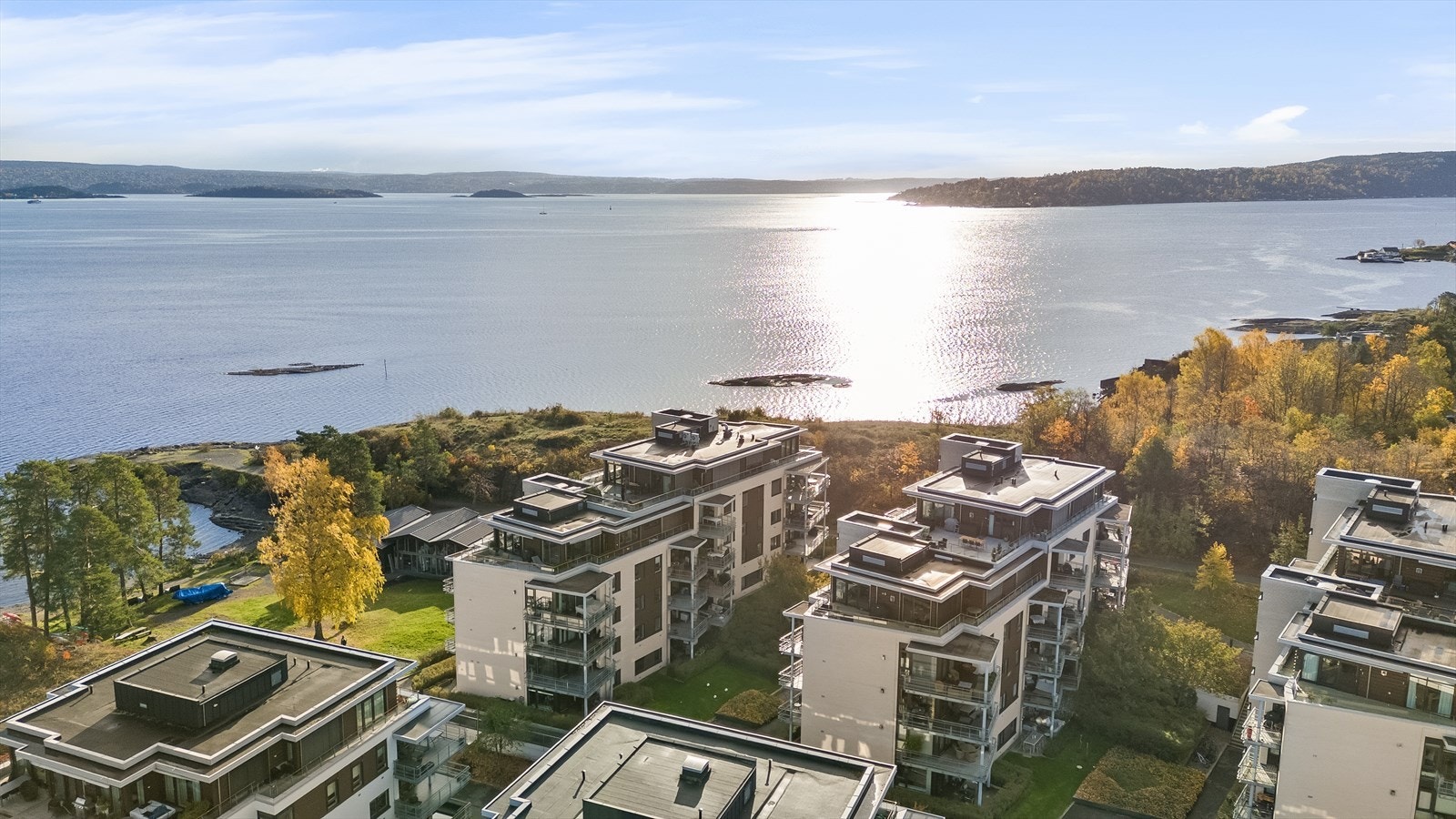 Kort vei til badestrand og naturområder. Galleribilde