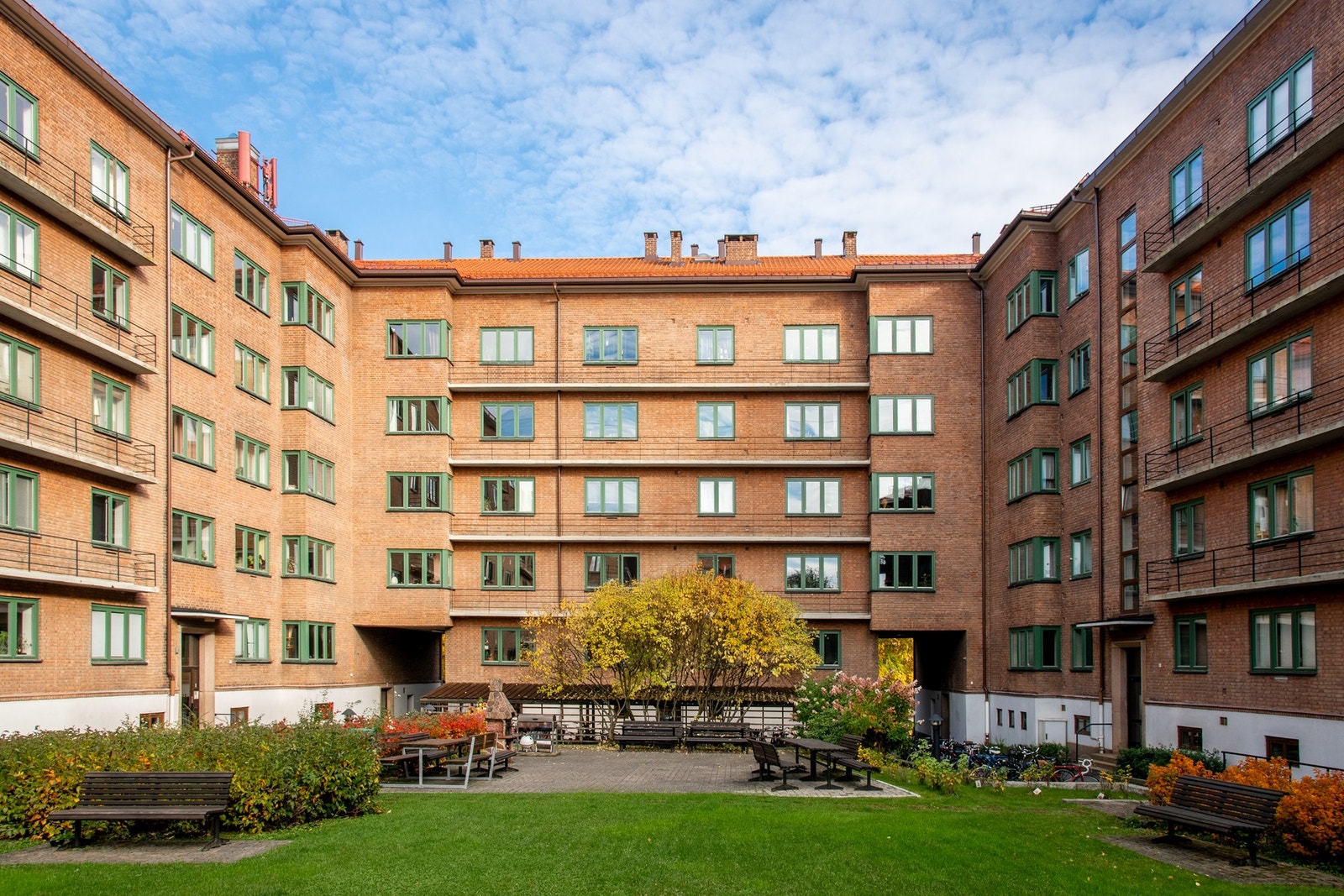 I tillegg byr borettslaget på gjesteleilighet for utleie og fellesvaskeri bl.a. i gjeldende oppgang. Galleribilde