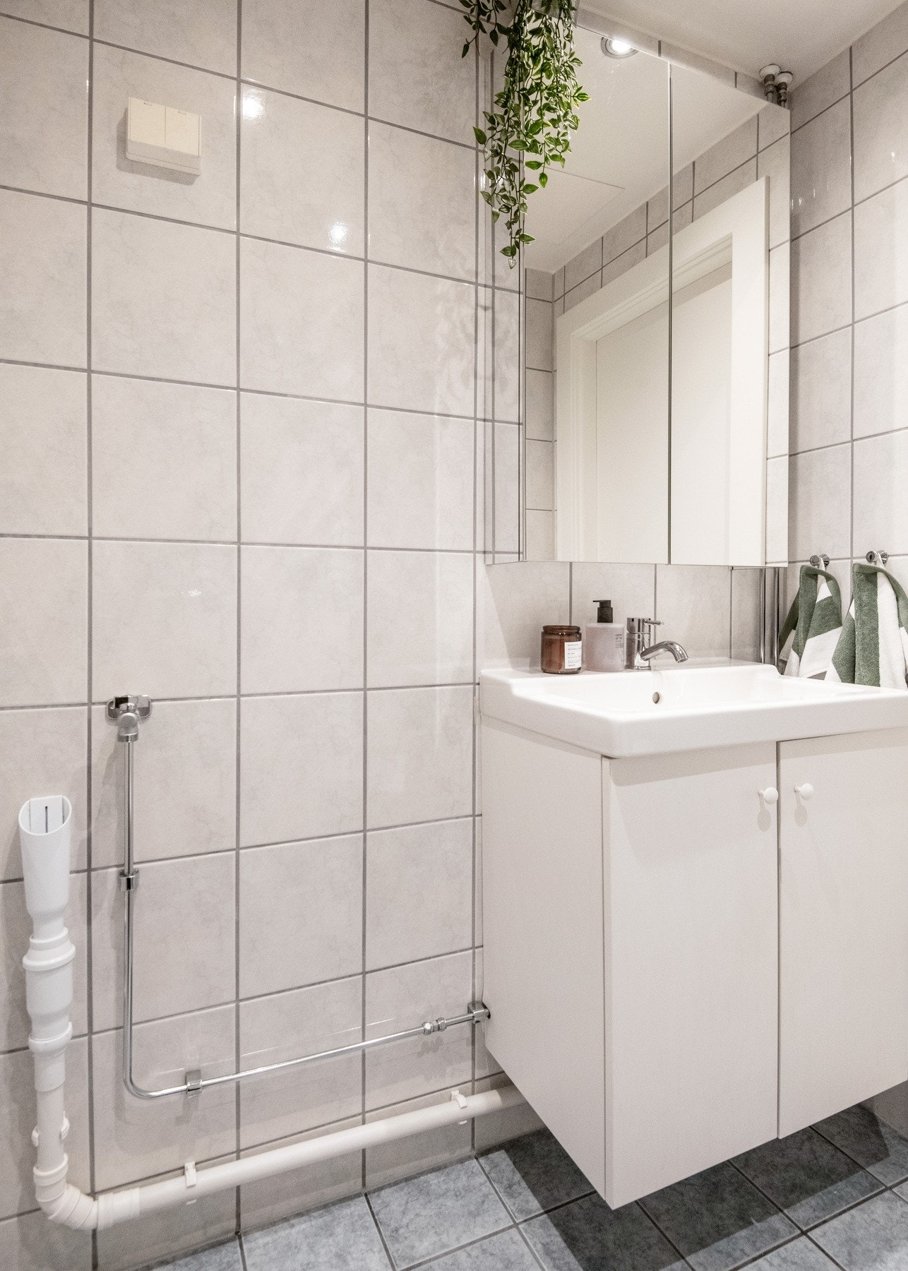 I 2019 ble det installert ny baderomsinnredning, og i 2025 ble sanitærfugene fornyet. Galleribilde