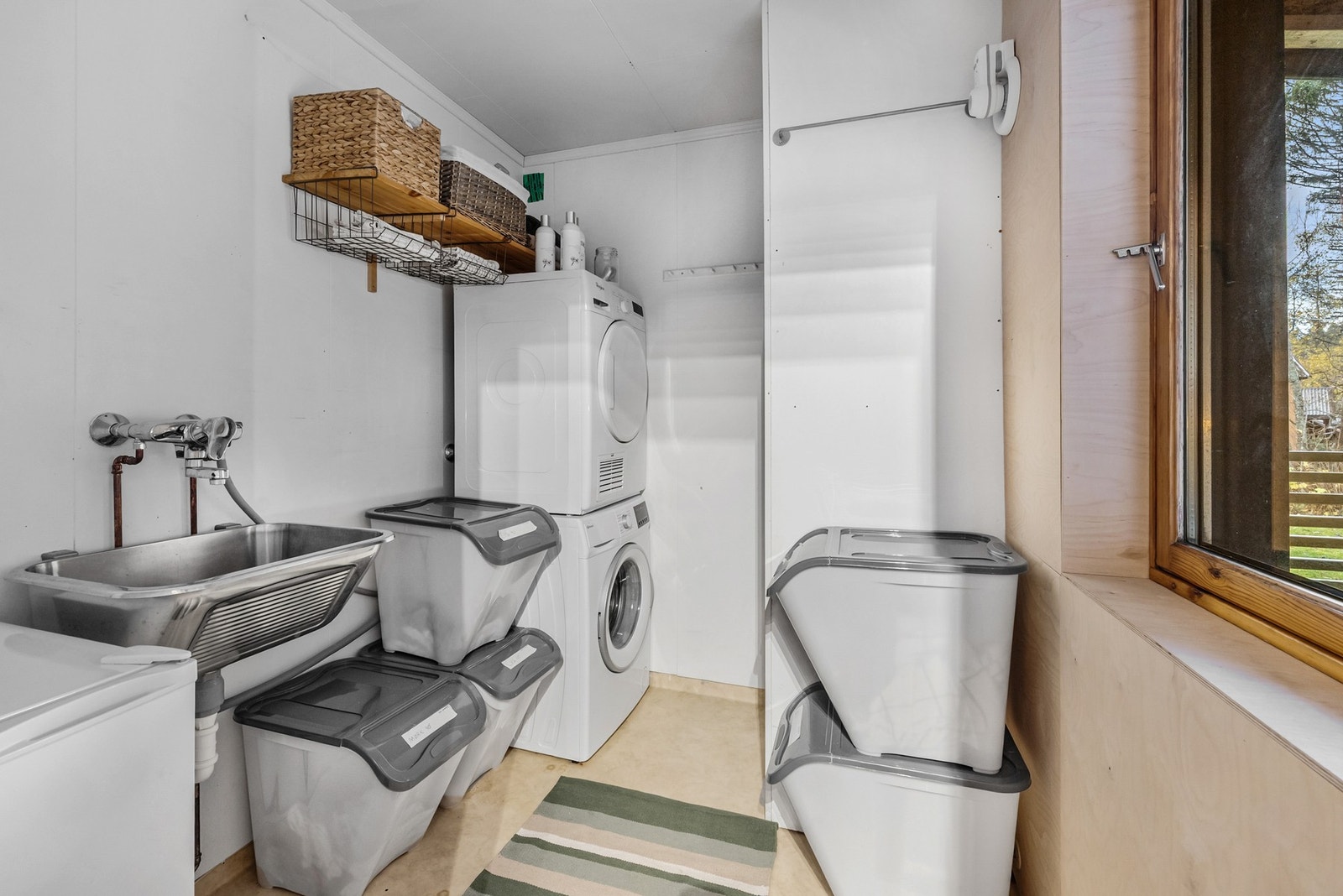 Separat vaskerom på hovedplanet med standard fra 1998 Galleribilde