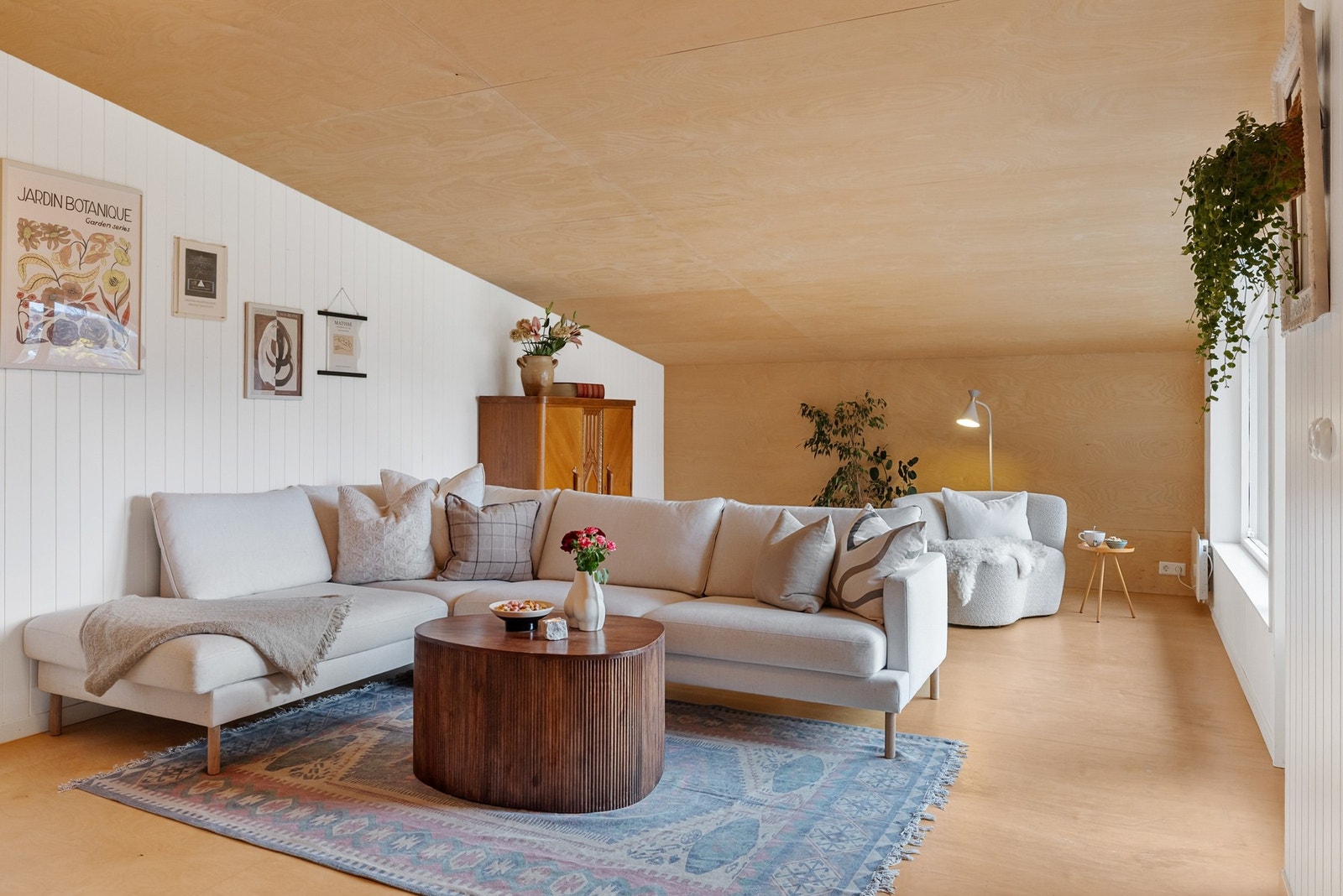 Velkommen til en delikat og innbydende enebolig med familievennlig beliggenhet Galleribilde