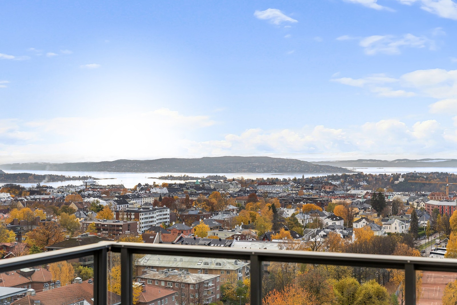 Fra taket får du en spektakulær utsikt over Oslo. Galleribilde