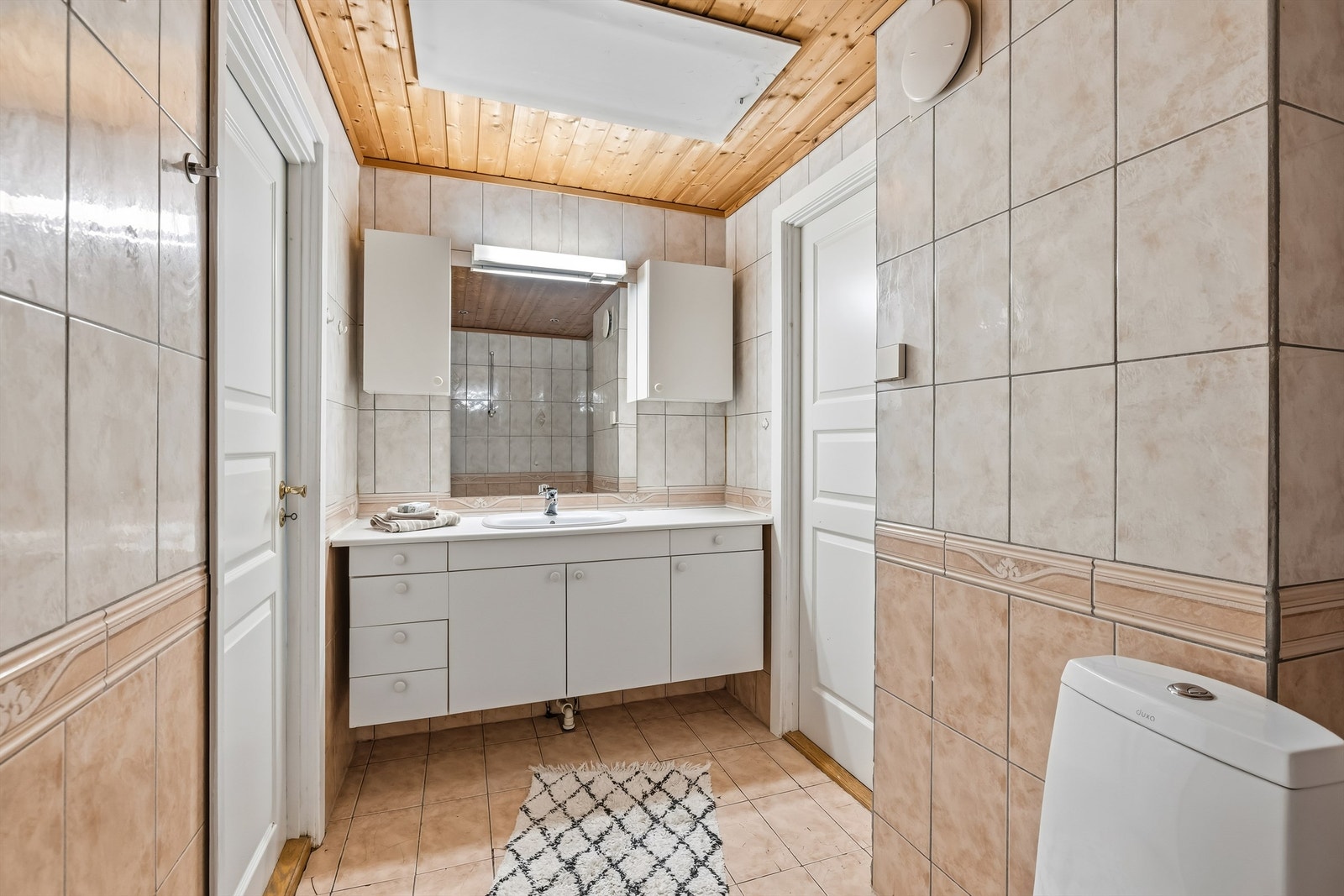 Bad med varmekabler i gulv Galleribilde