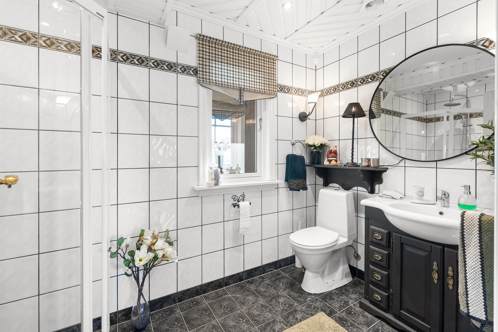 Gjestebad i hovedetasje Galleribilde