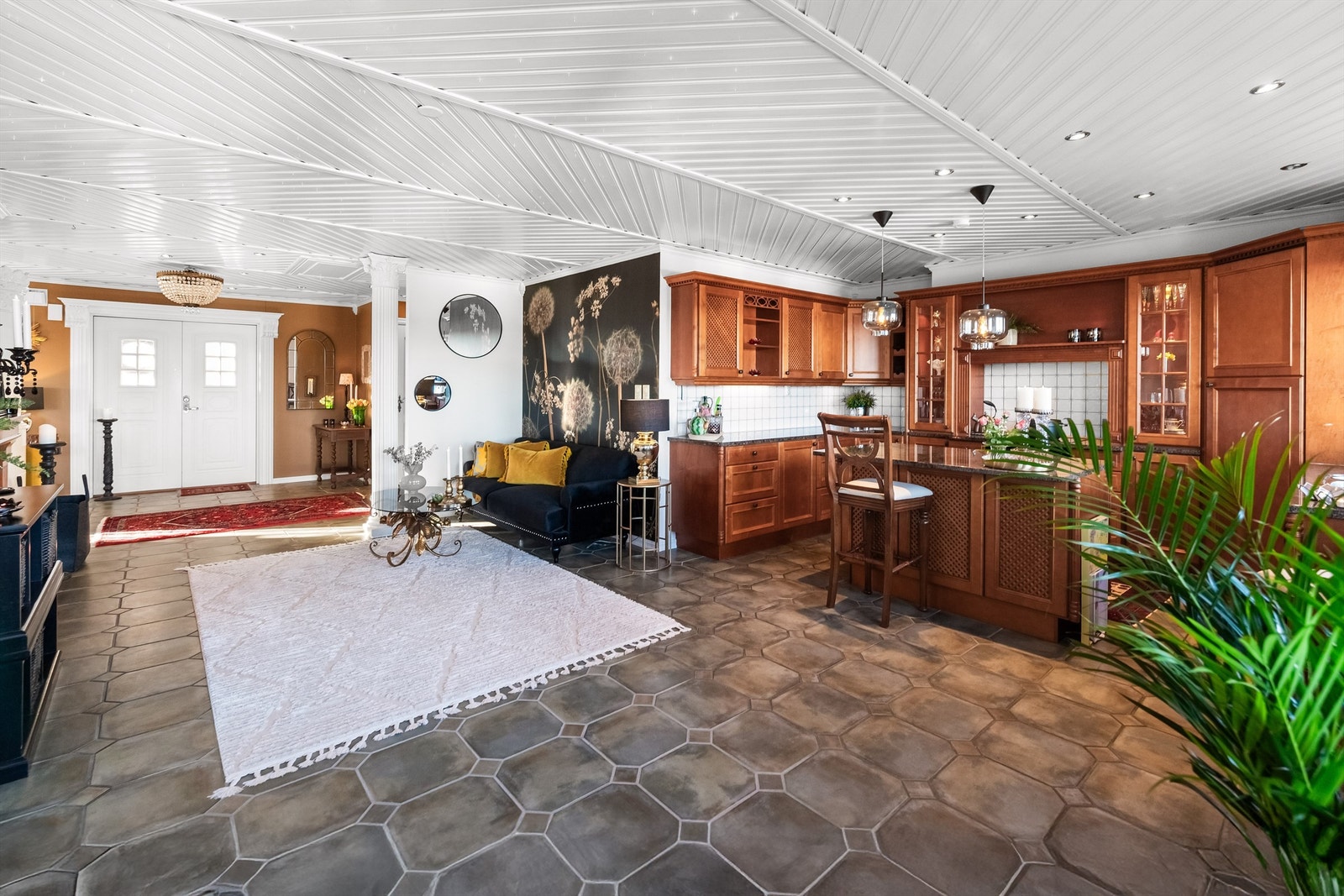 Huset kan trygt kalles for innholdsrikt og romslig Galleribilde