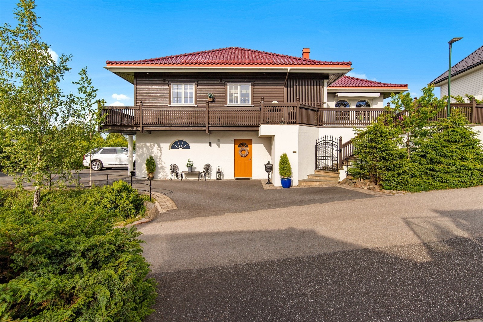 Her er det utallige flotte uteplasser der solen kan nytes fra første til siste solstråle Galleribilde