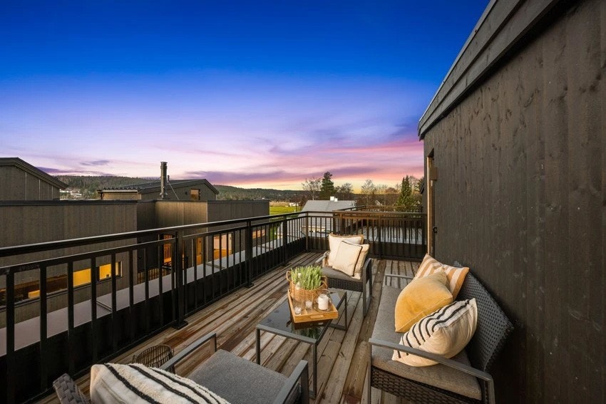 Med adkomst via loftstsuen har man tilgang til en flott takterrasse på 14 kvm. Galleribilde