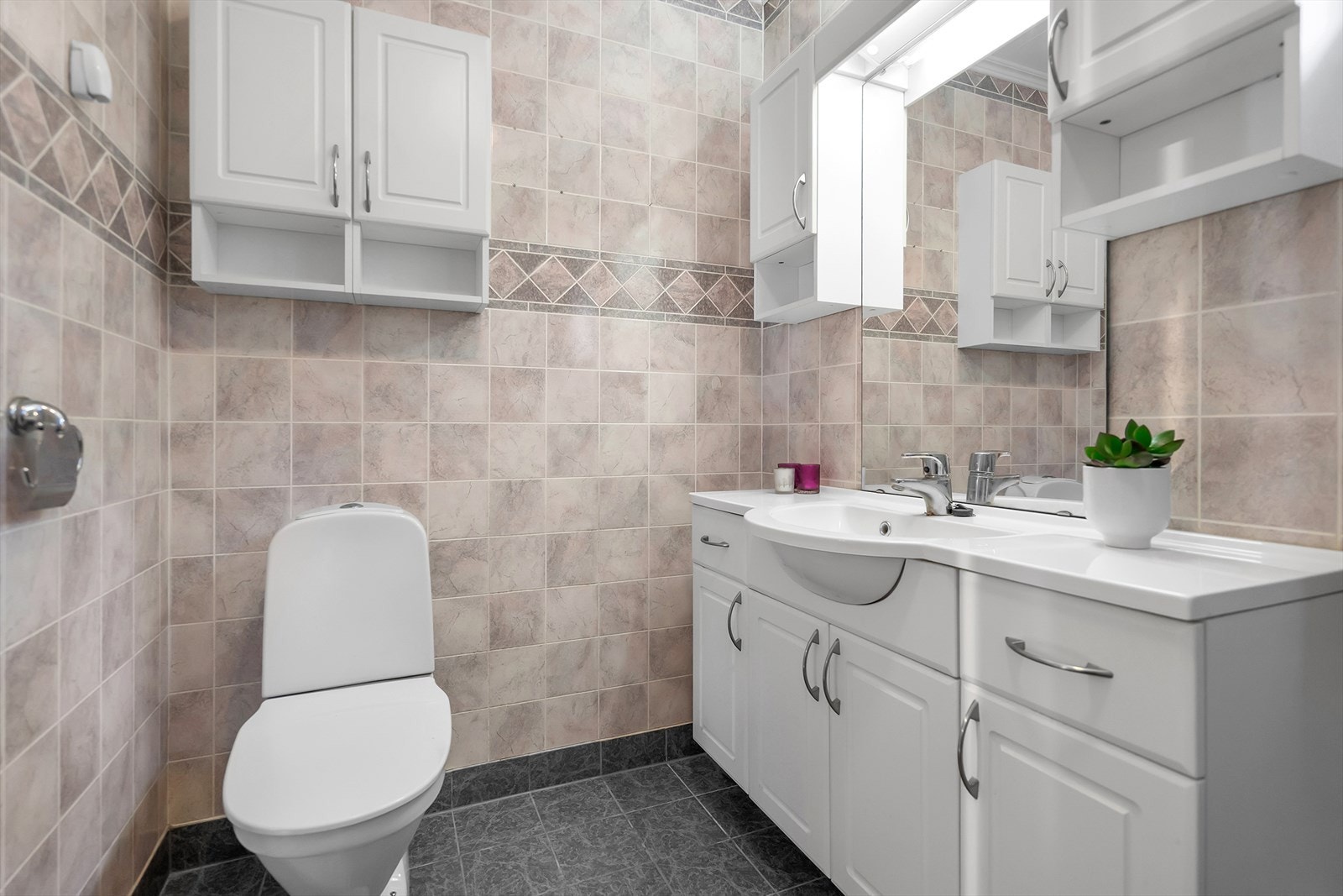 Kårbolig: Bad Galleribilde