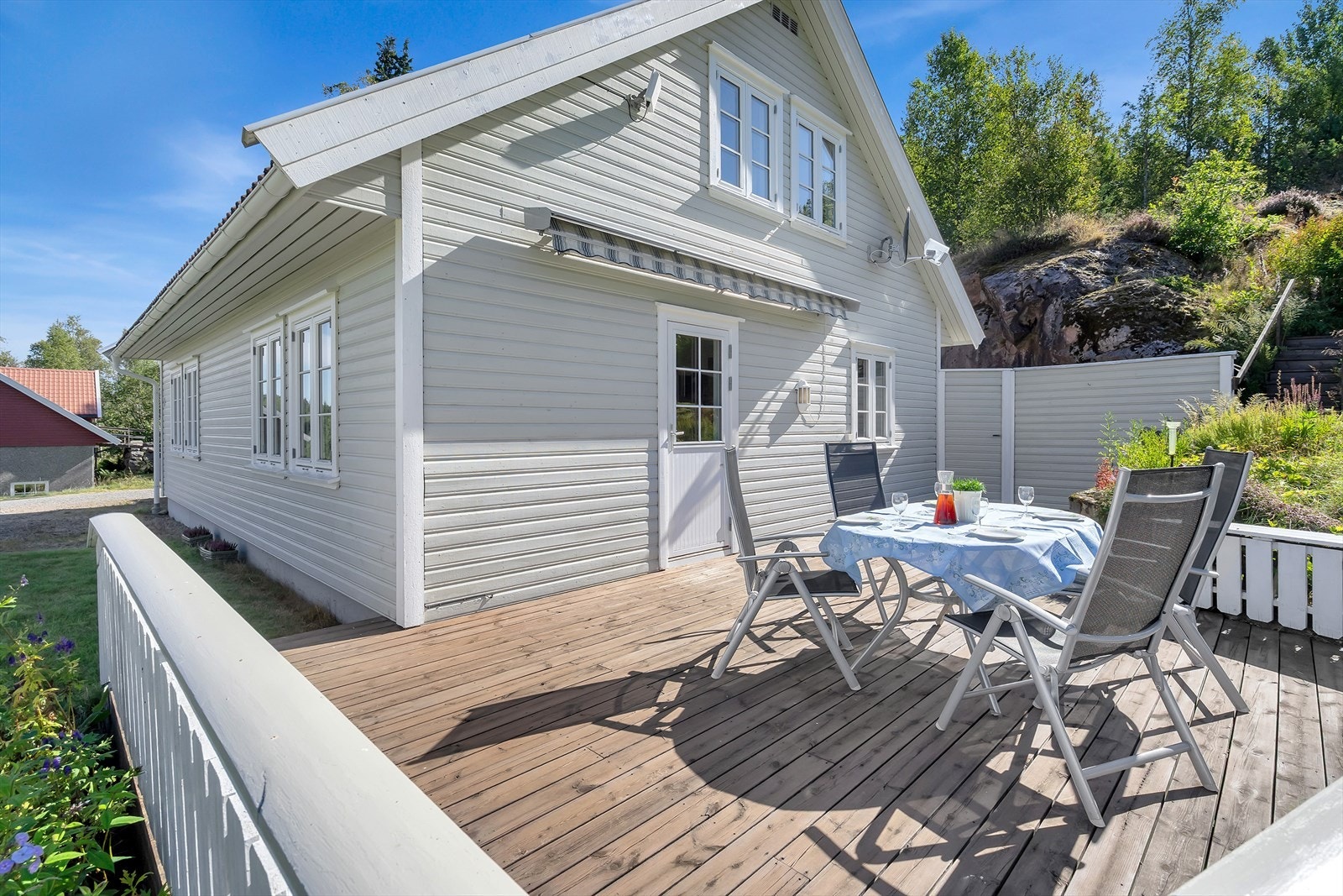 Kårbolig: Solrik terrasse Galleribilde