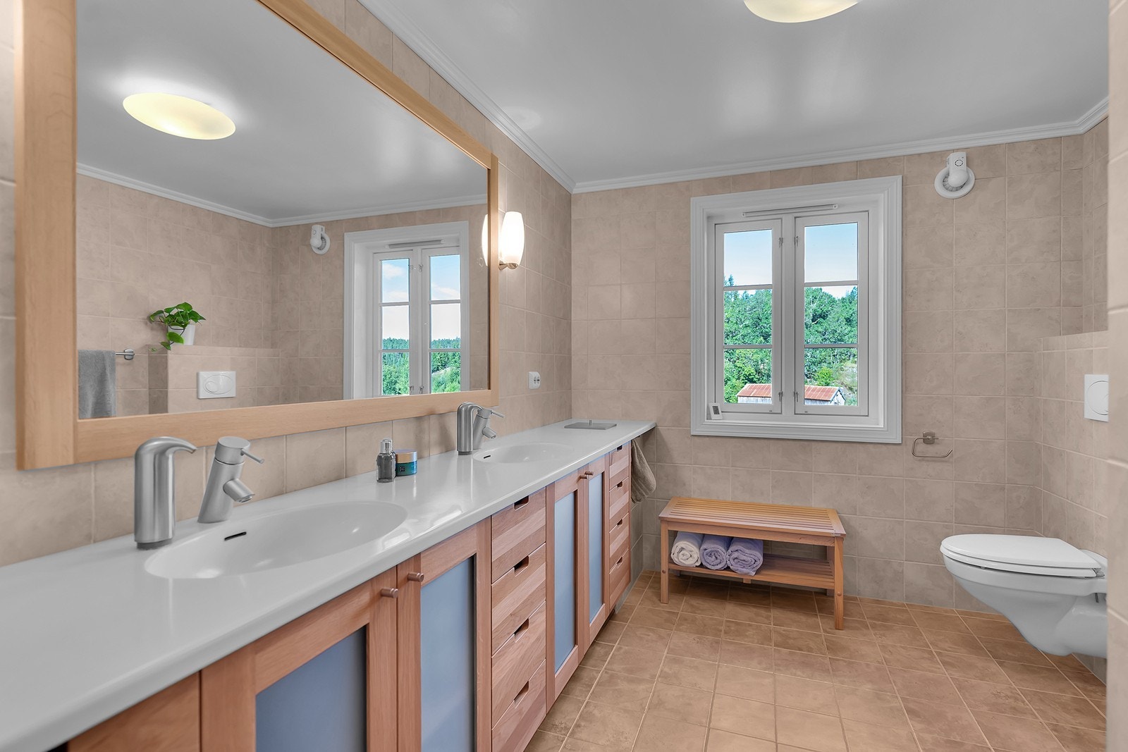 Bad med innredning fra Vegårshei trevare Galleribilde