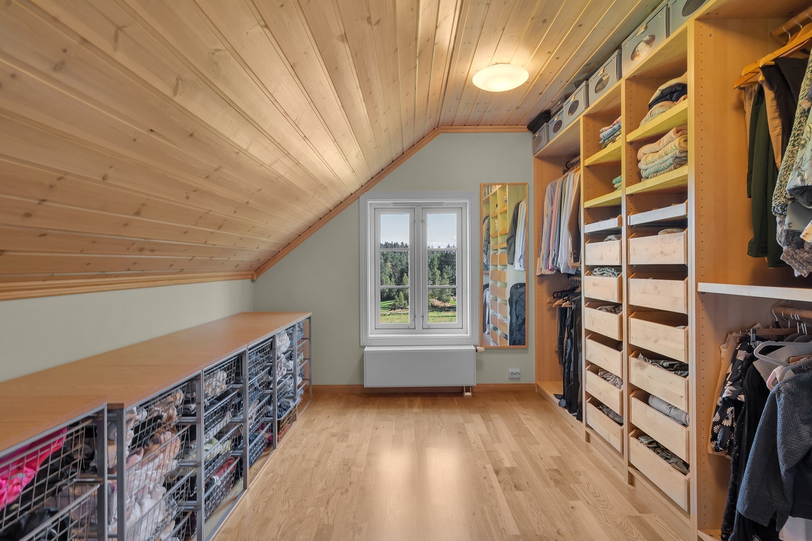 Garderobe Galleribilde