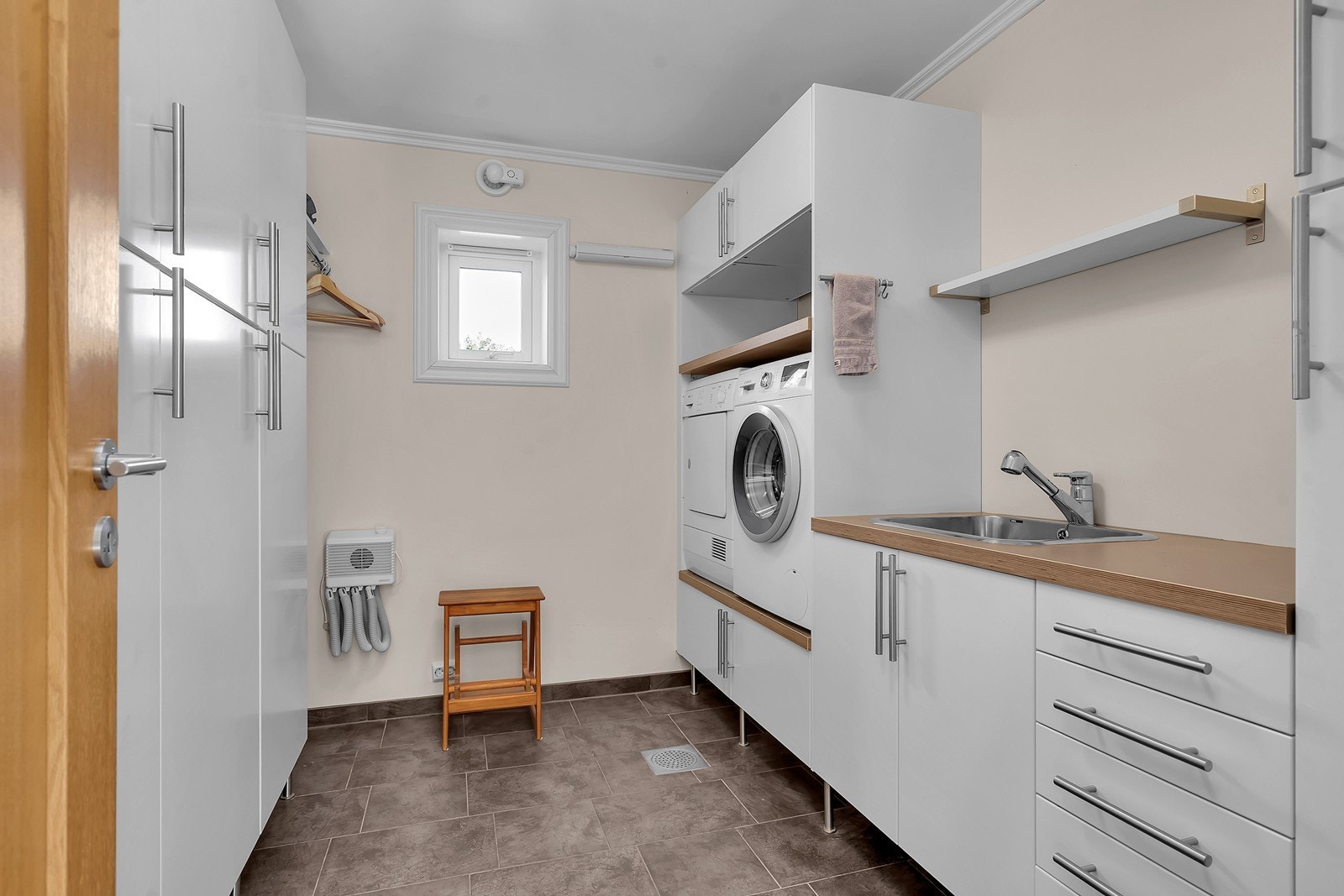 Vaskerom Galleribilde