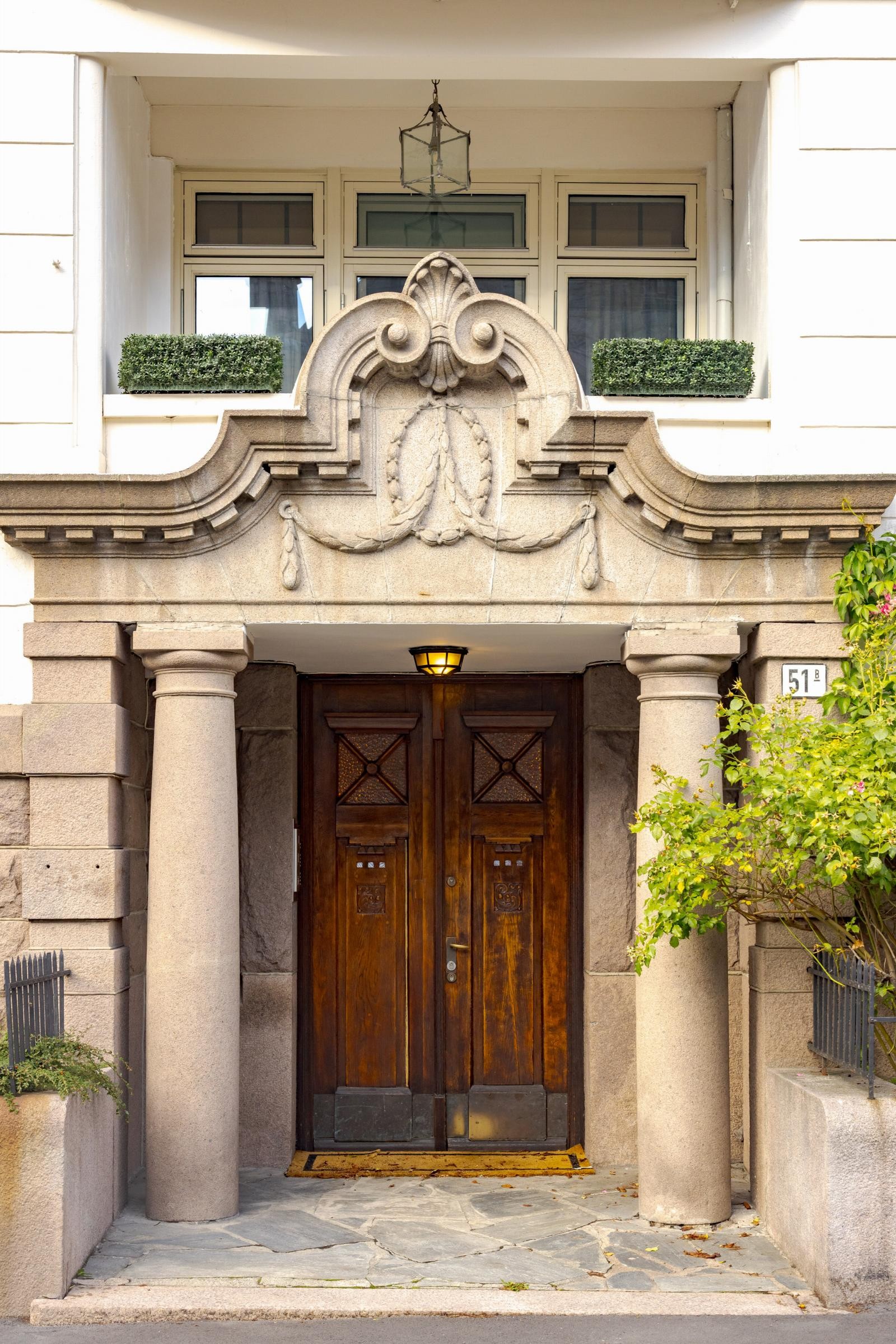 Velkommen inn. Flott inngangsparti mot Bygdøy allè