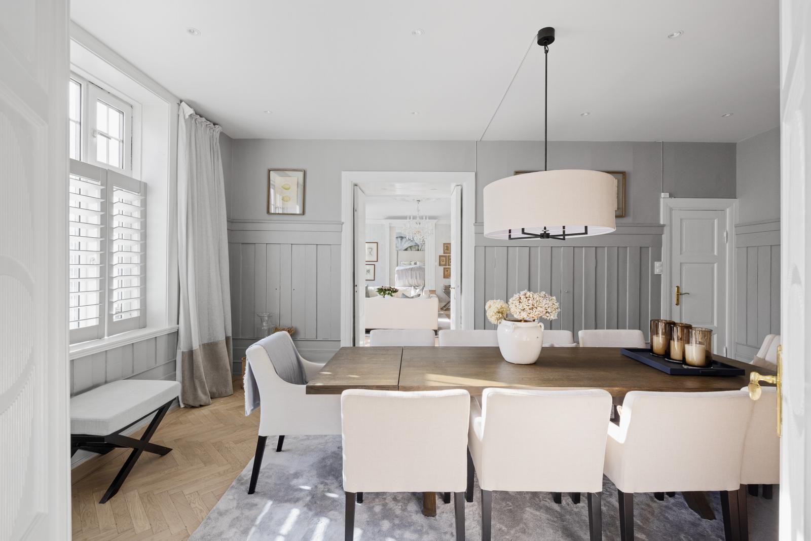 Fin planløsning med oppholdsrommene liggene rom på rom