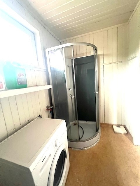 Bad med dusjkabinett. Galleribilde