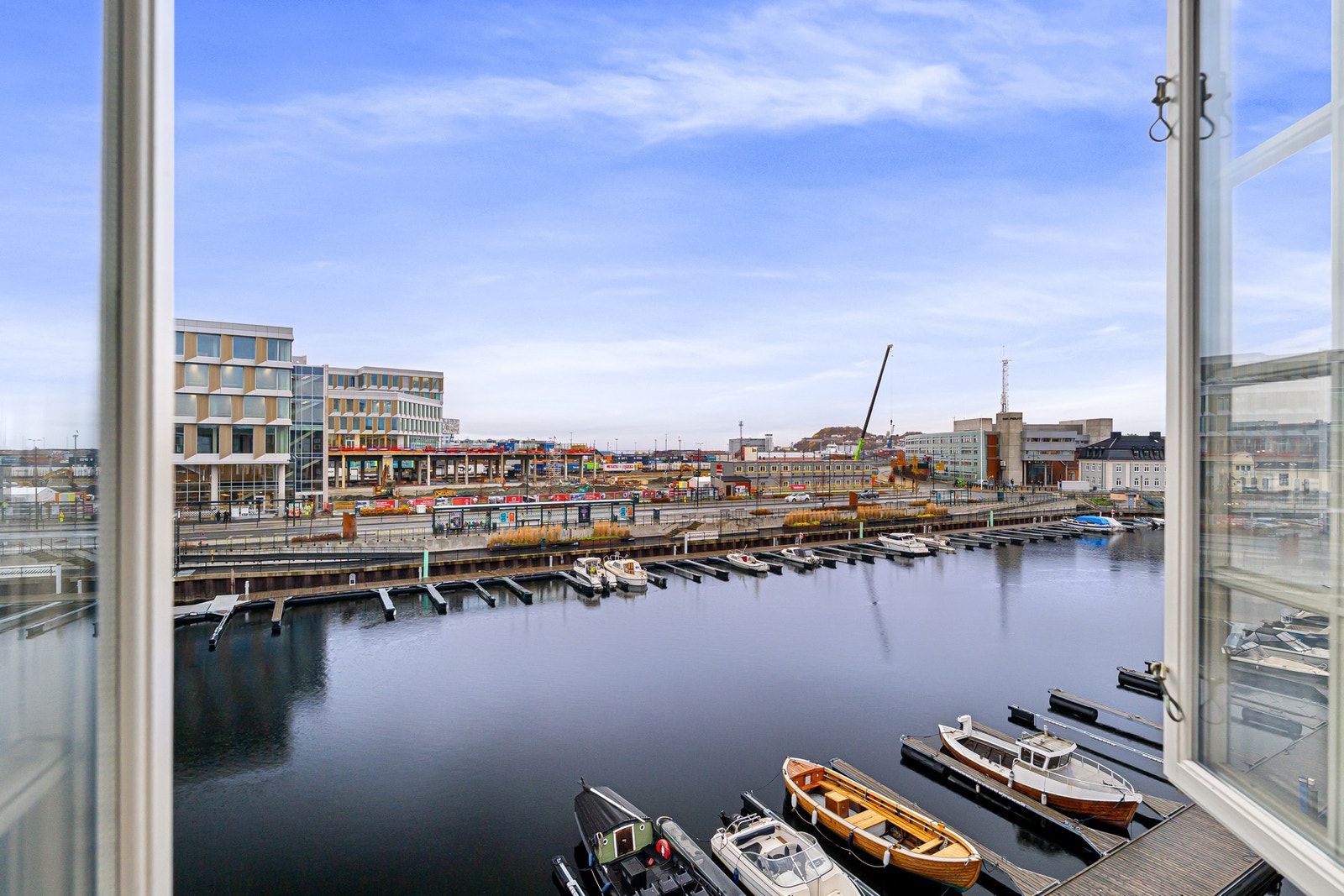 Leiligheten ligger skjermet til i byggets 4.etasje. Galleribilde