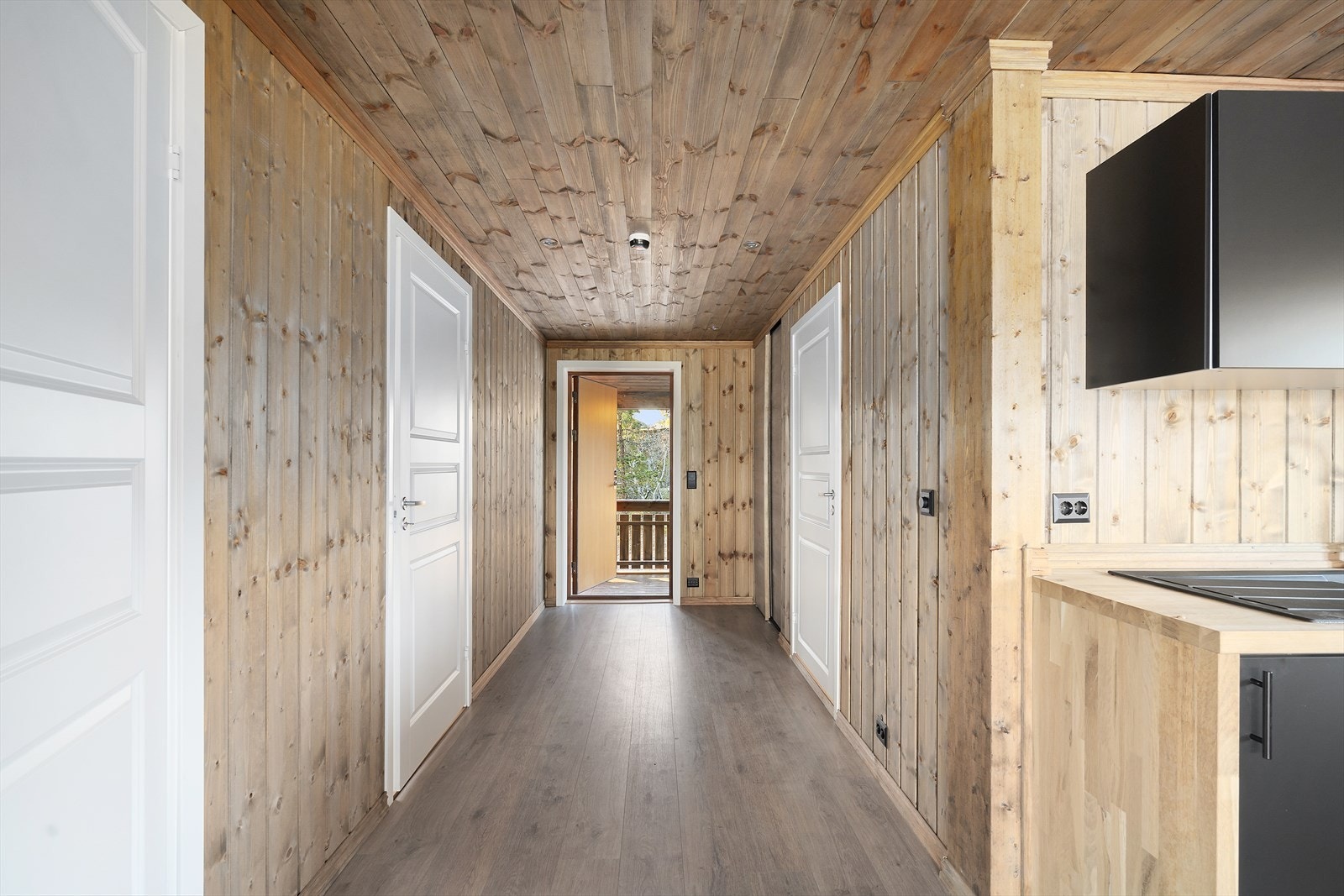 Husk å melde deg på visning, velkommen! Galleribilde