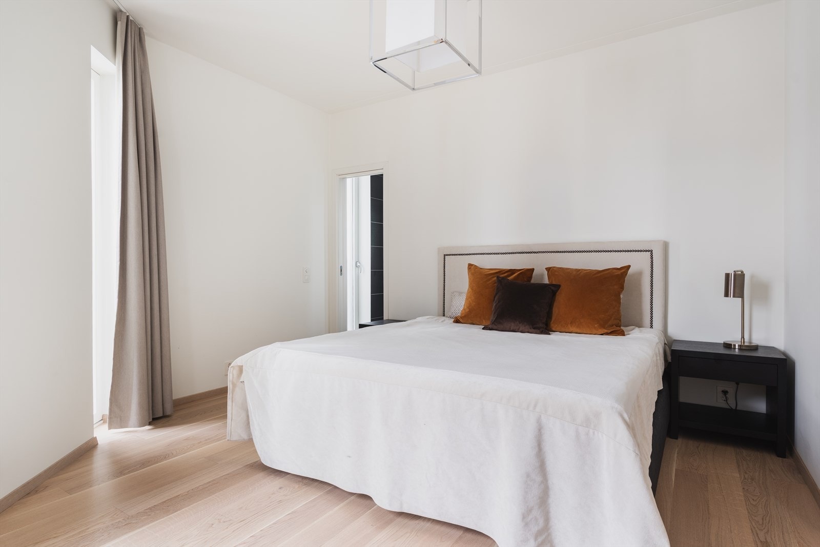 Hovedsoverom med eget masterbad Galleribilde