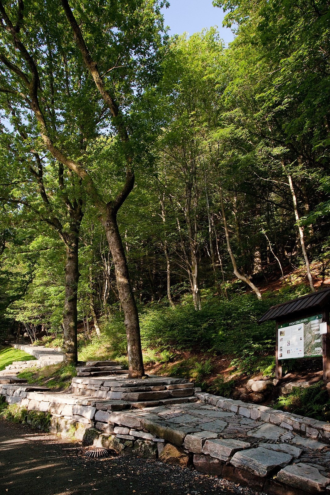 Stoltzekleiven starter like over Heien. Så dette er beliggenheten for de turglade. Galleribilde