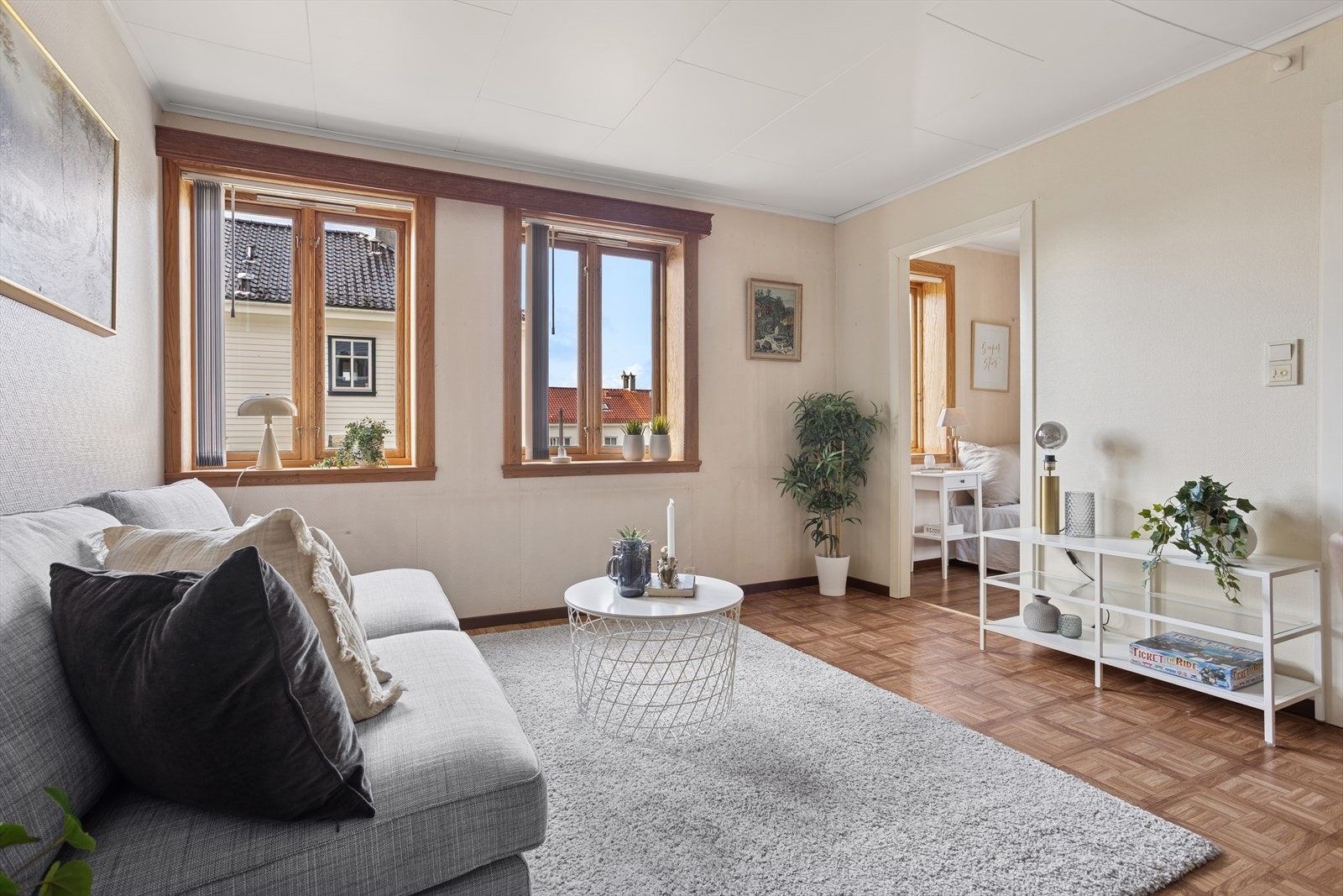 Koselig plass til sofakrok og sosialt samvær. Galleribilde