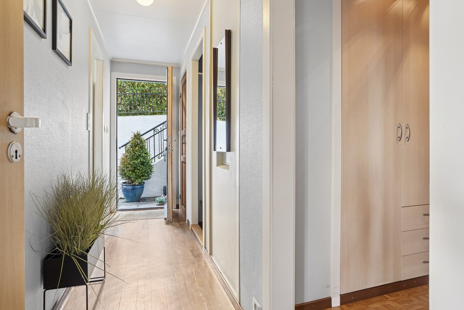 Entre og gang. Galleribilde