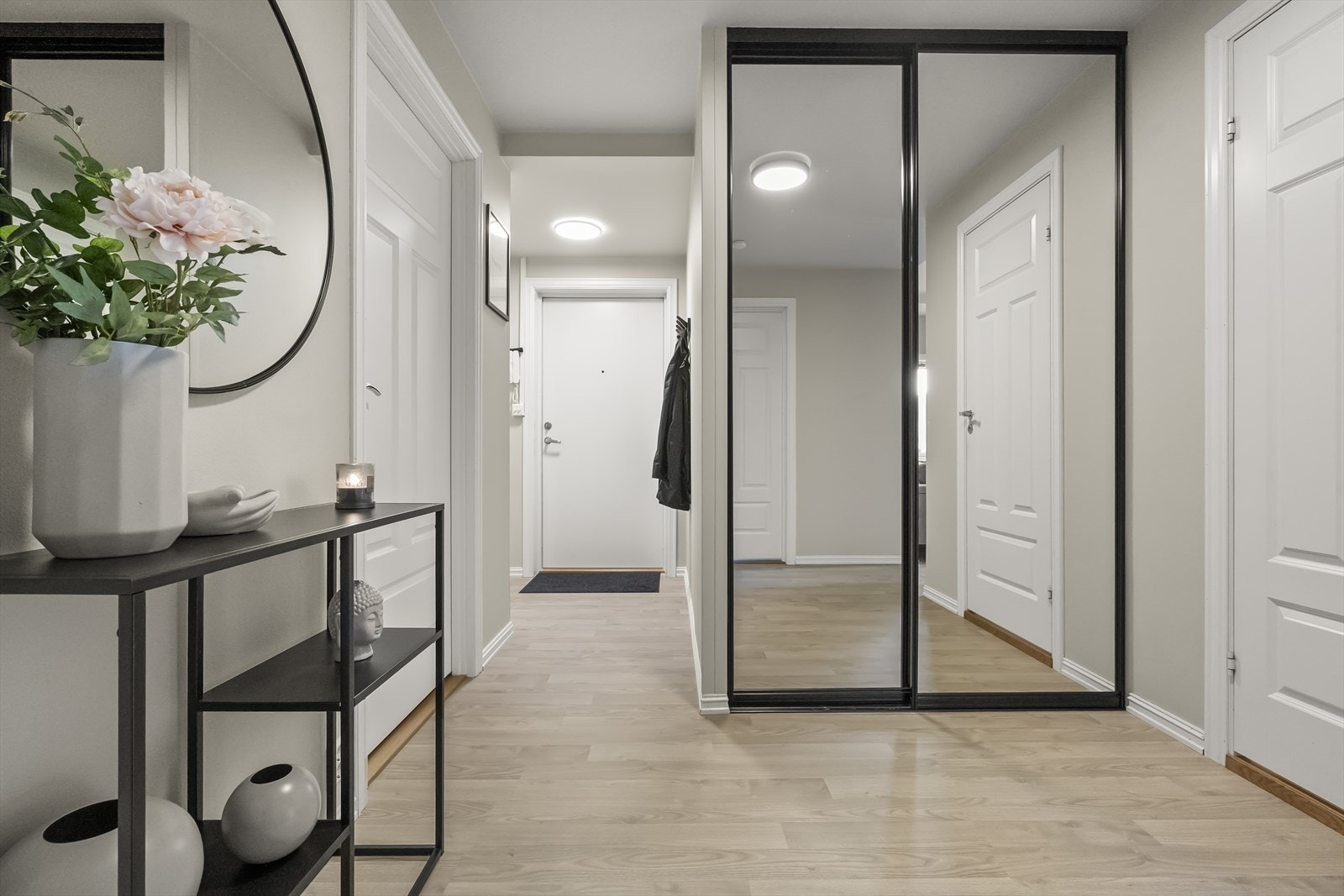 Leilegheita har god planløysing og god oppbevaringsplass. Galleribilde