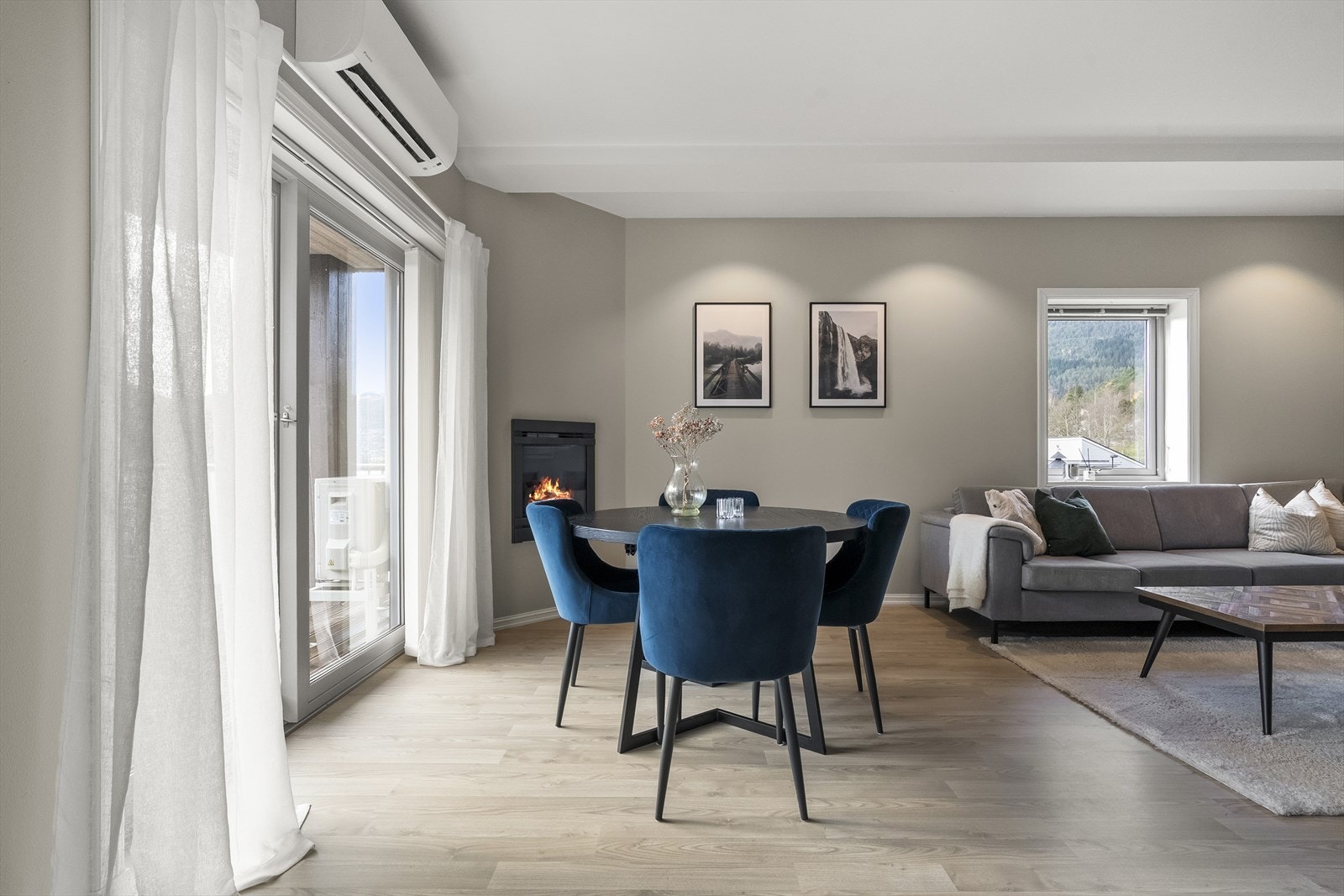 Leilegheita har balansert ventilasjon, røyr i røyr og automatsikringar. Galleribilde