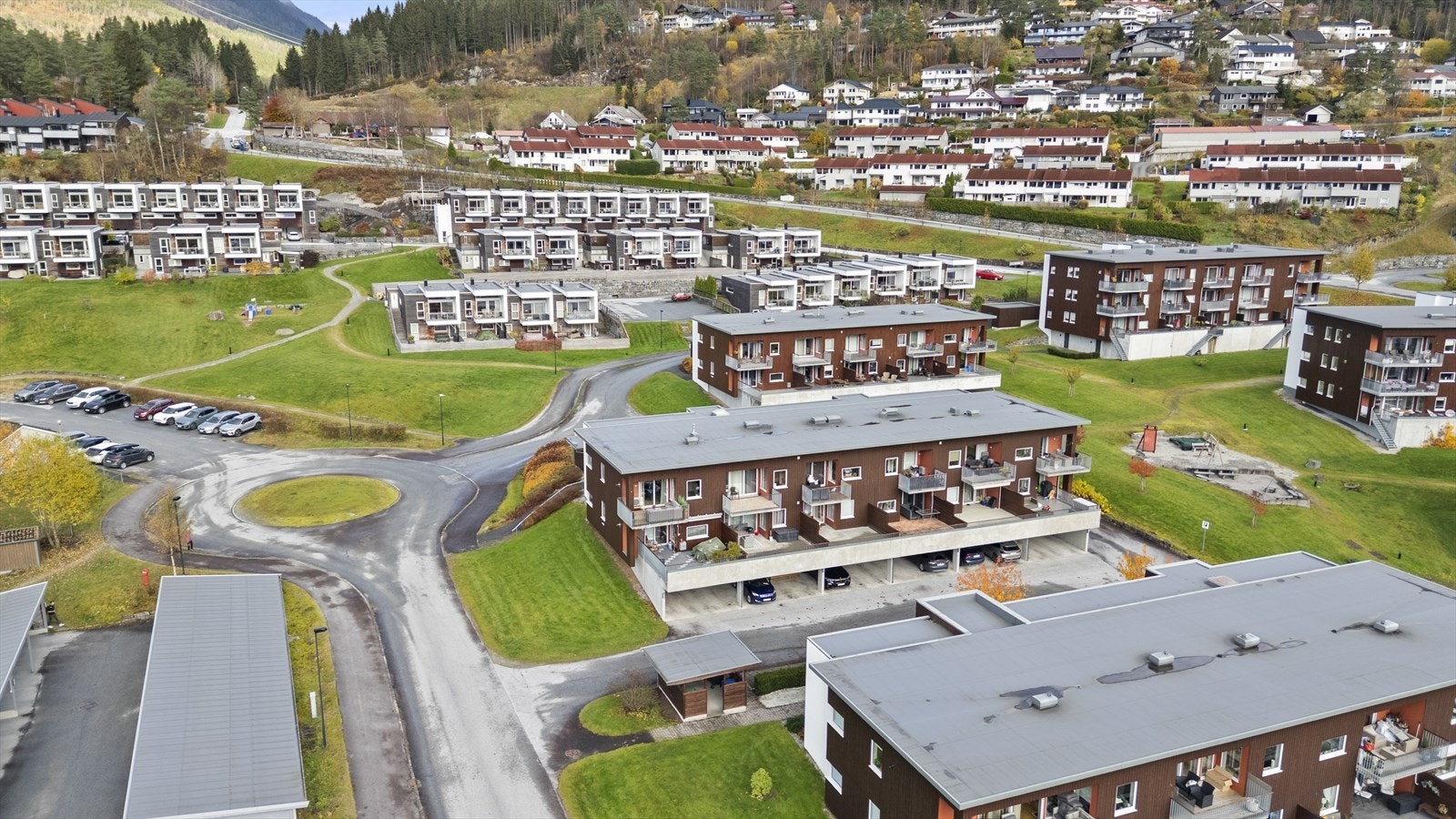 Leilegheita ligg fint plassert, i øvste etasje mot vest. Galleribilde