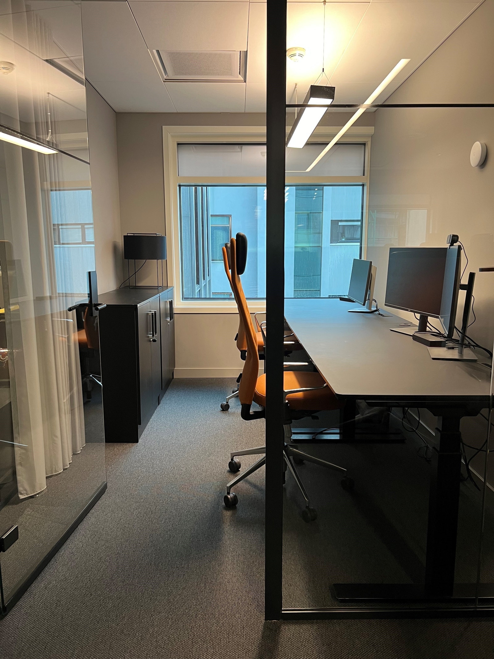 Mulighet for to cellekontor i tilknytning åpent landskap Galleribilde