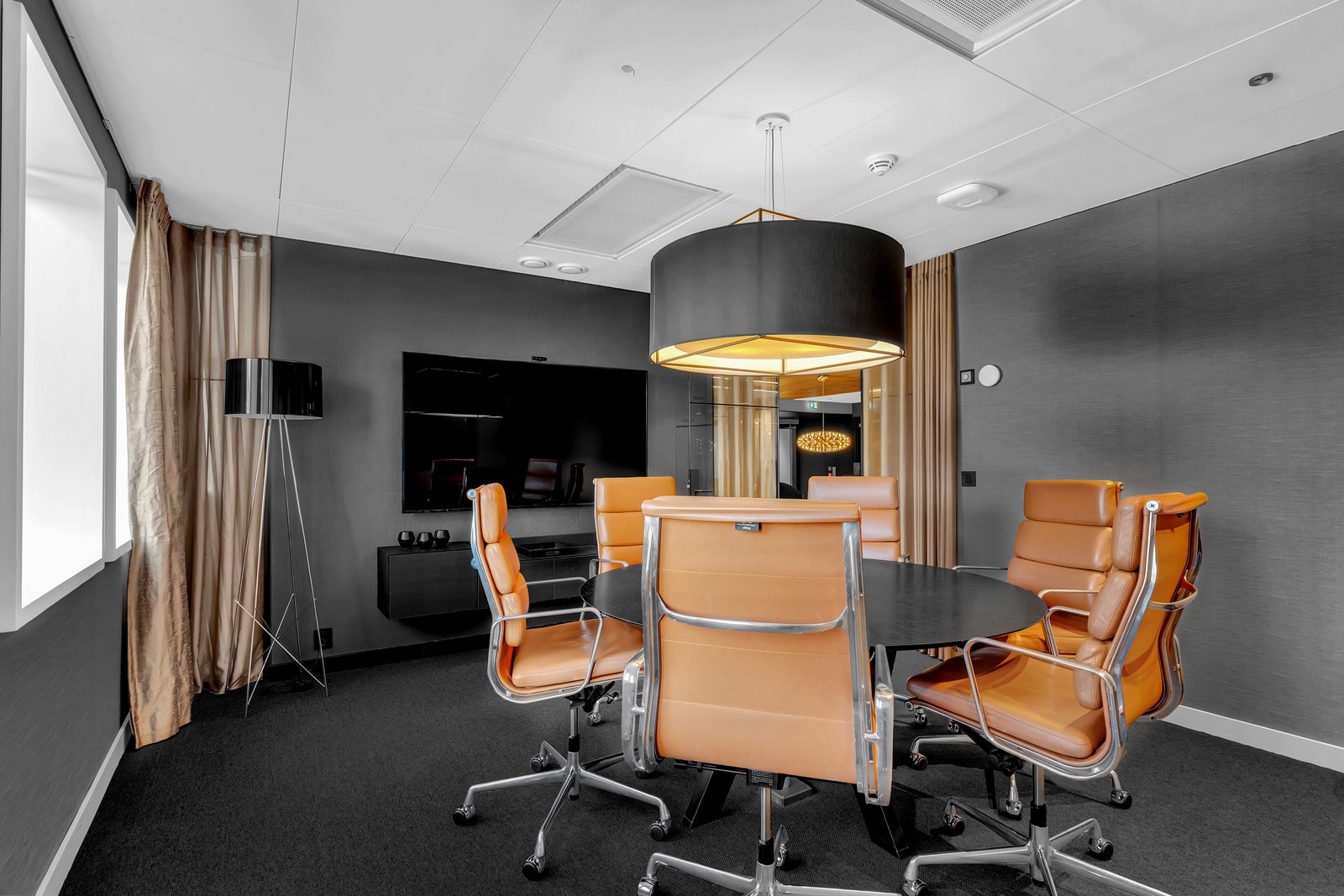 Møterom 3 med plass til 6 personer Galleribilde