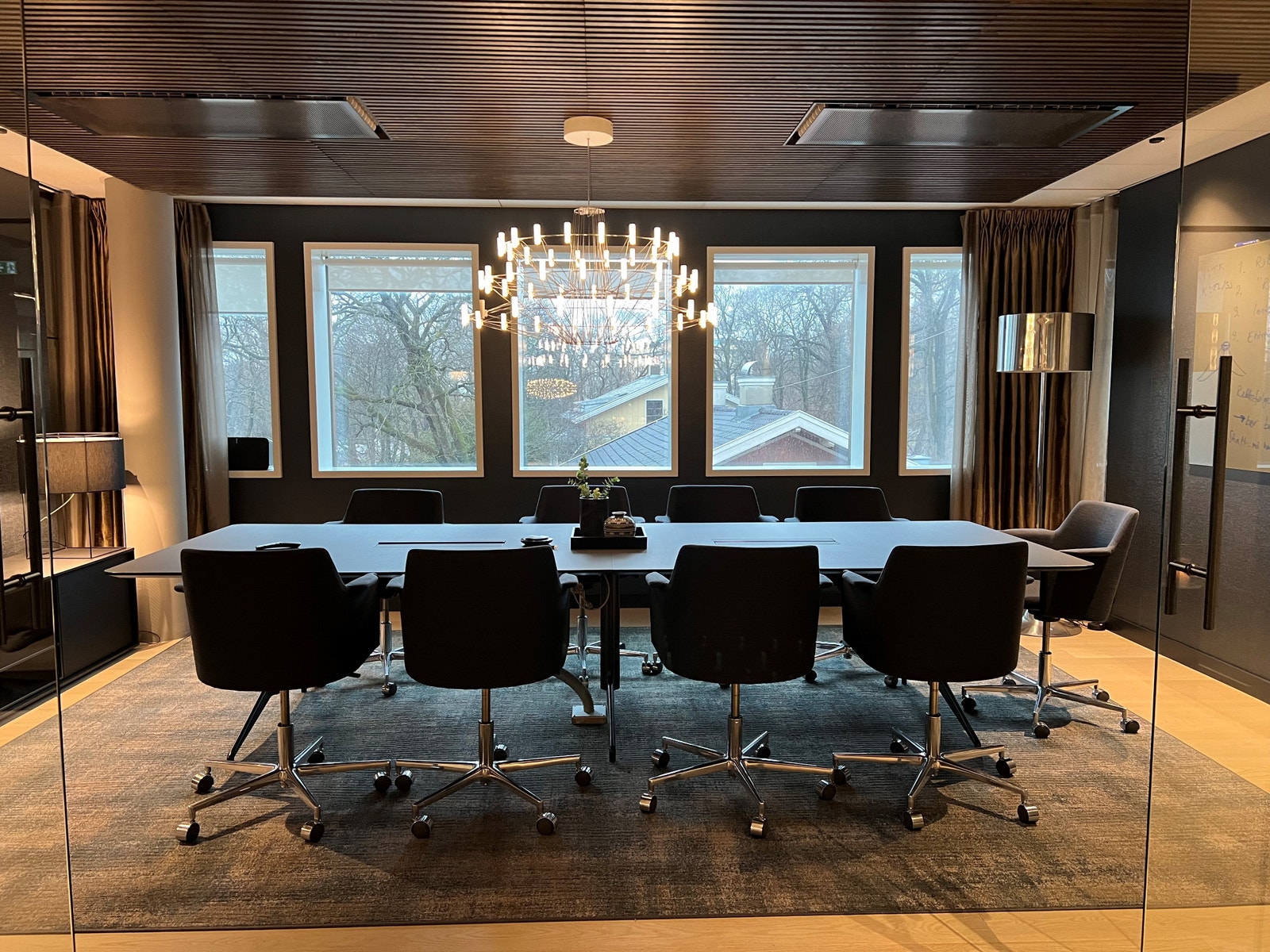 Møterom 1 med plass til 10 personer Galleribilde