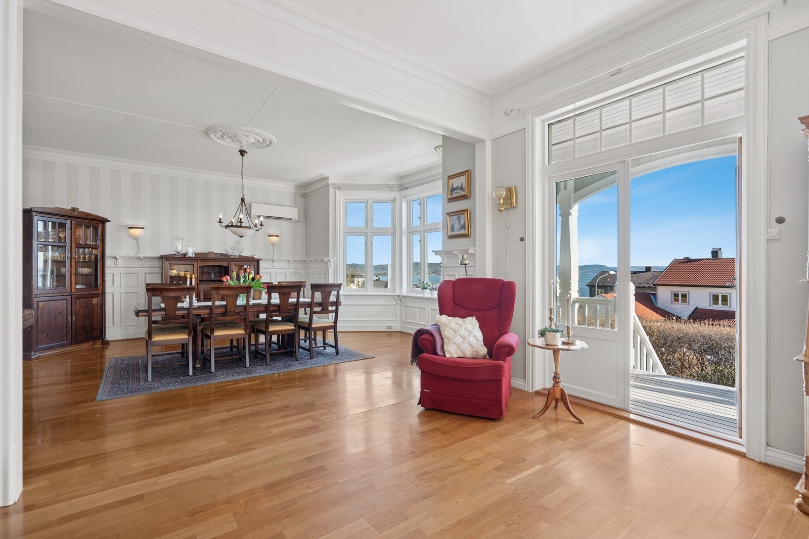 På bakgrunn av rommet sitt store areal kan en enkelt innrede ulike soner. Galleribilde