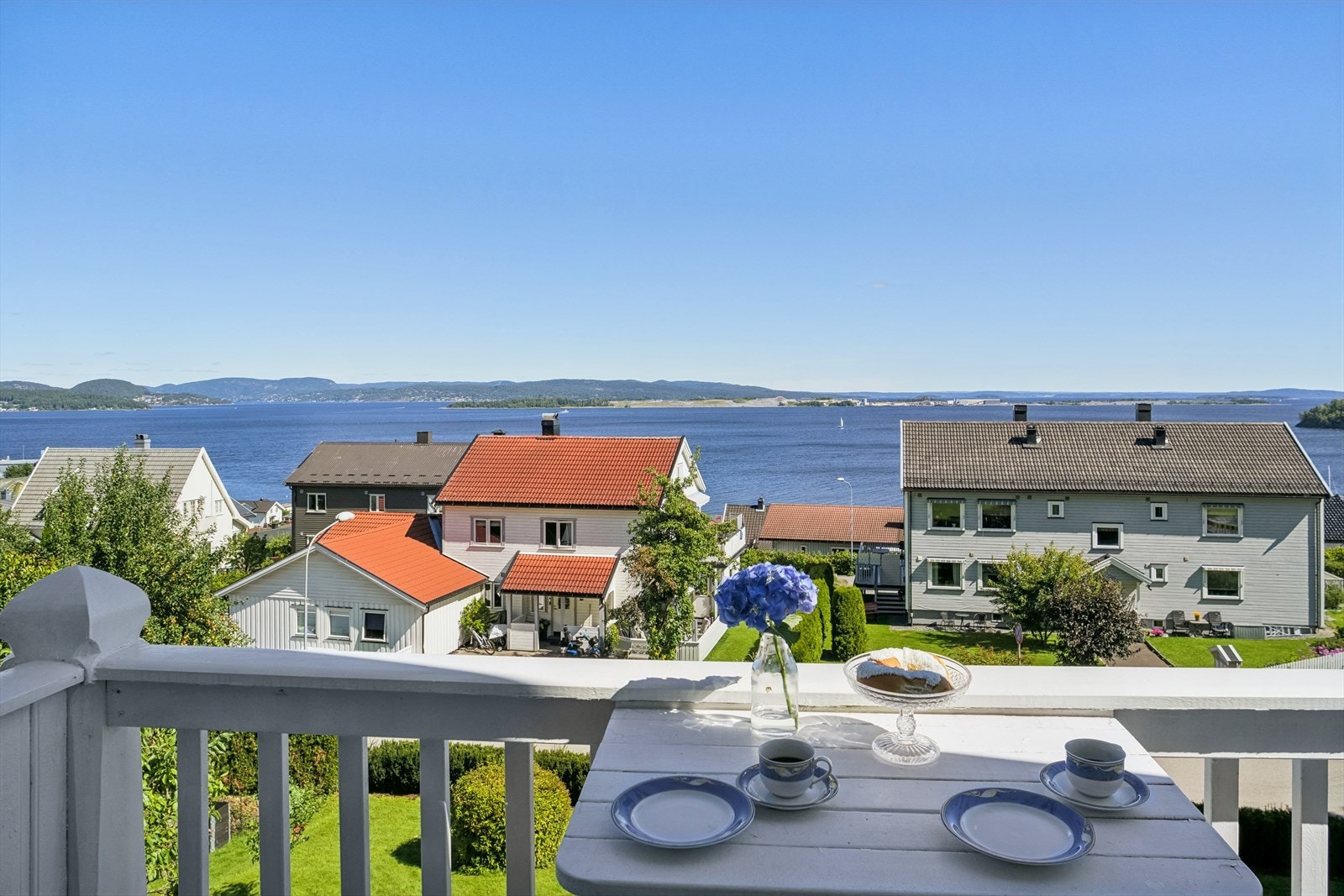 Utsikts- og detaljbilde fra balkongen. Galleribilde