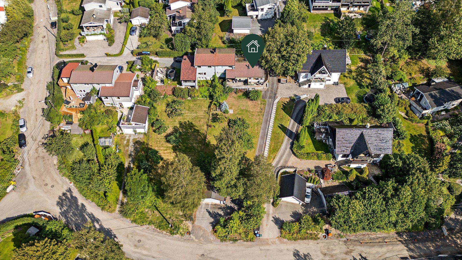 Innholdsrik halvpart vertikaldelt bolig over 2 etasjer med 3 soverom Galleribilde