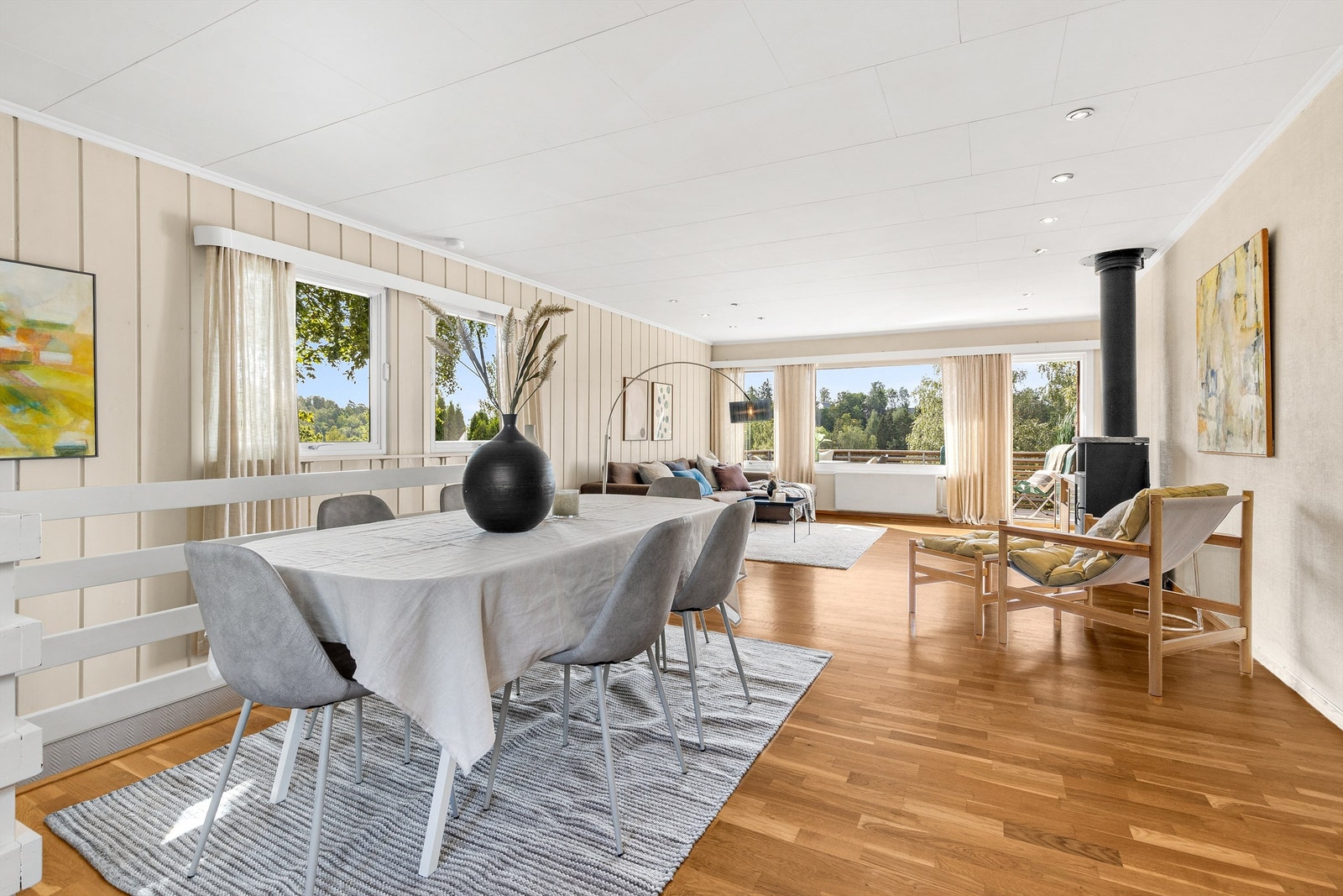 Velkommen til Vakåsveien 19A, presentert av Terje Tveit i Krogsveen. Galleribilde