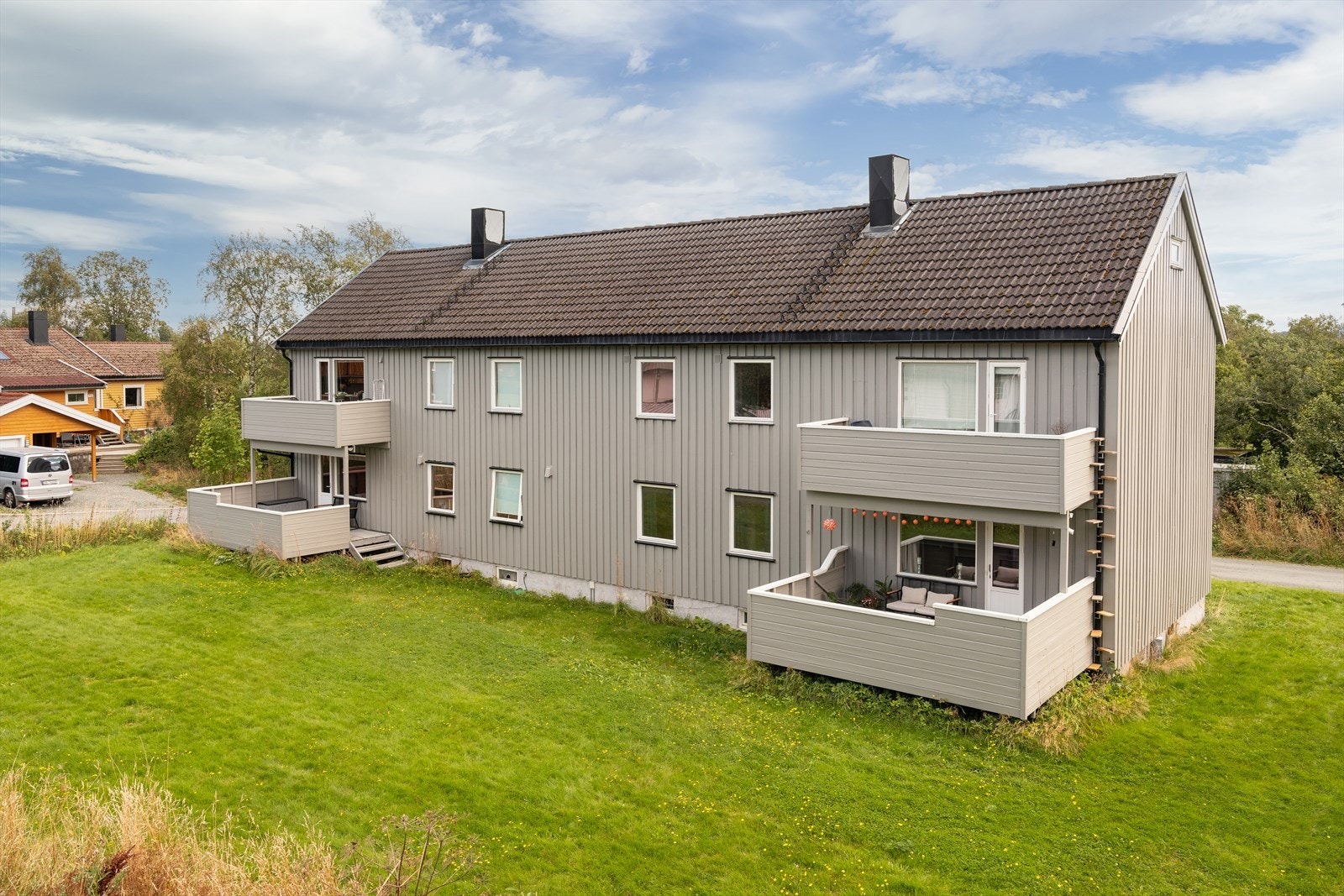 Med trikkestopp på Munkvoll like ved, er reisetiden kort inn til sentrum, samt ut til Bymarka. Galleribilde