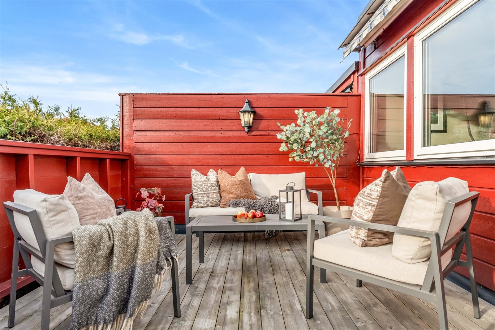 Balkongen har fritt og luftig utsyn. Galleribilde