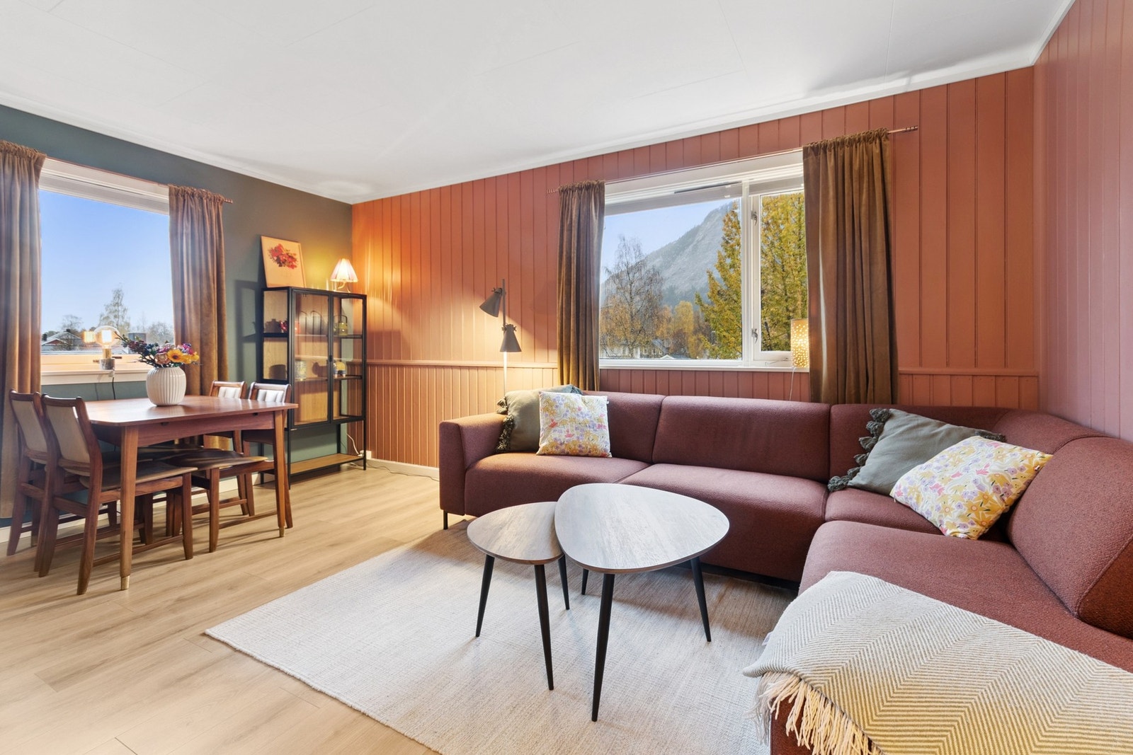 Velkommen til Rådhusgata 8E - Presentert av Eiendomsmegler1 Nord-Norge. Foto: EFKT Galleribilde