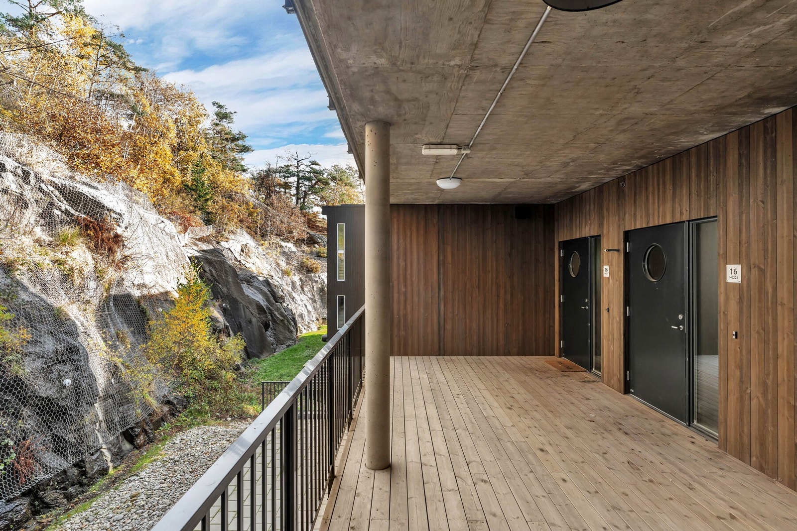 Inngangsparti via heis adkomst. Galleribilde