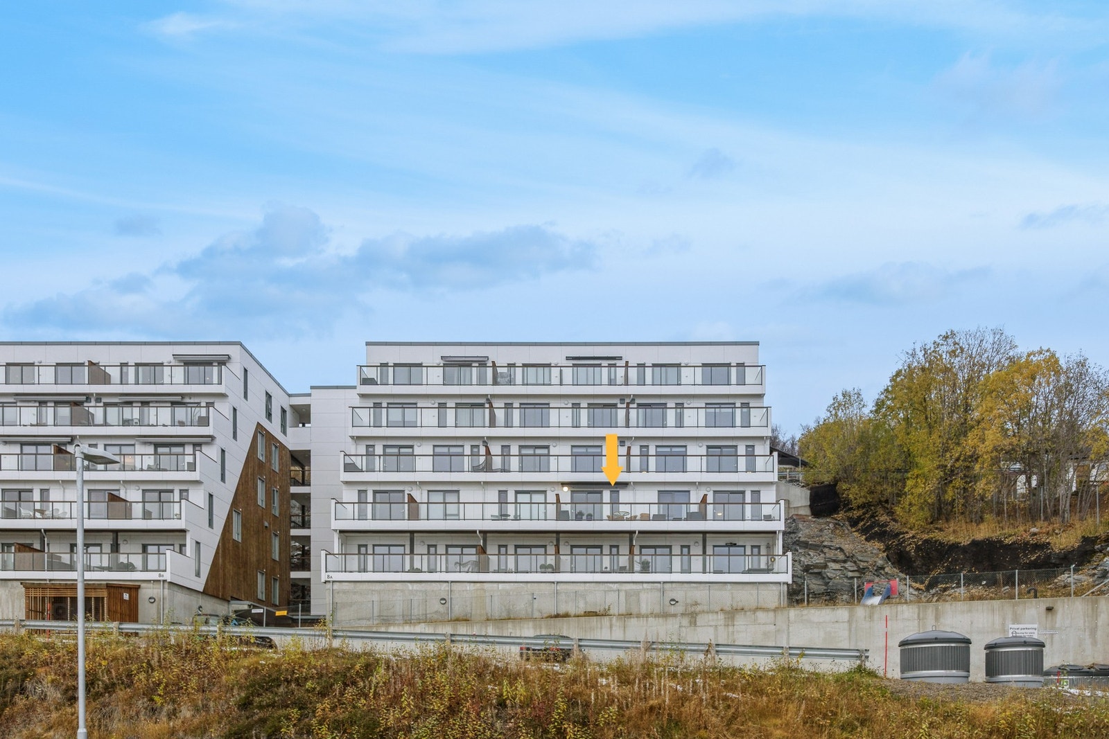 EiendomsMegler 1 v/Eirik Jakobsen ønsker hjertelig velkommen til denne moderne 3-roms andelsleiligheten i Torfinns gate 8 A. Galleribilde