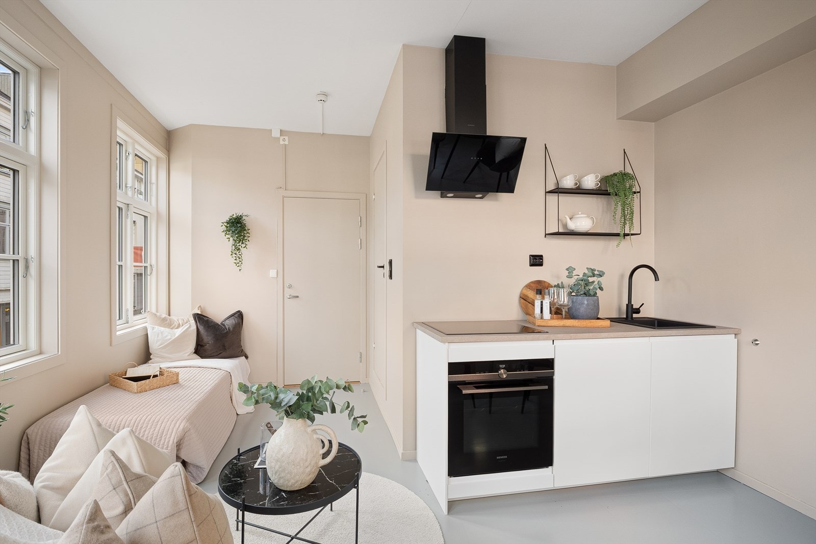 Hvitevarer medfølger i handelen. Galleribilde