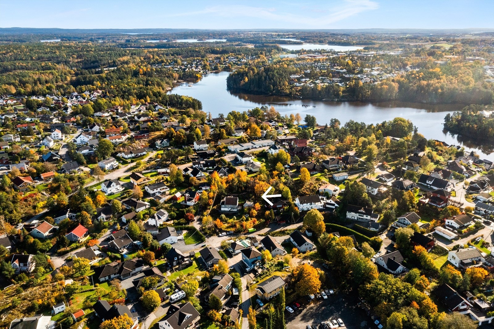 Kort vei til sentrum, e6 og vakre Vansjø med bade- og båtliv! Galleribilde