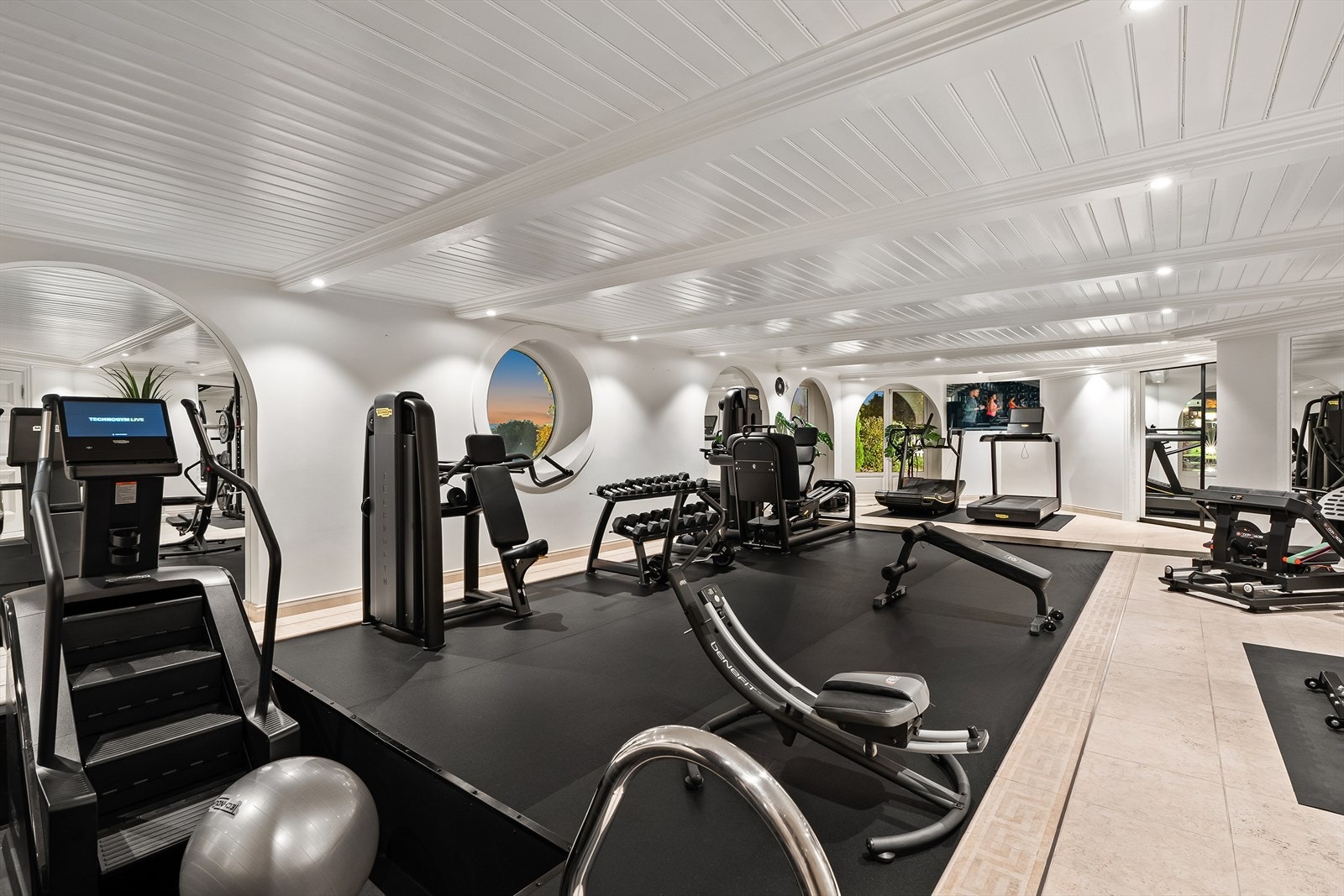 En av norges største private Technogym-rom Galleribilde
